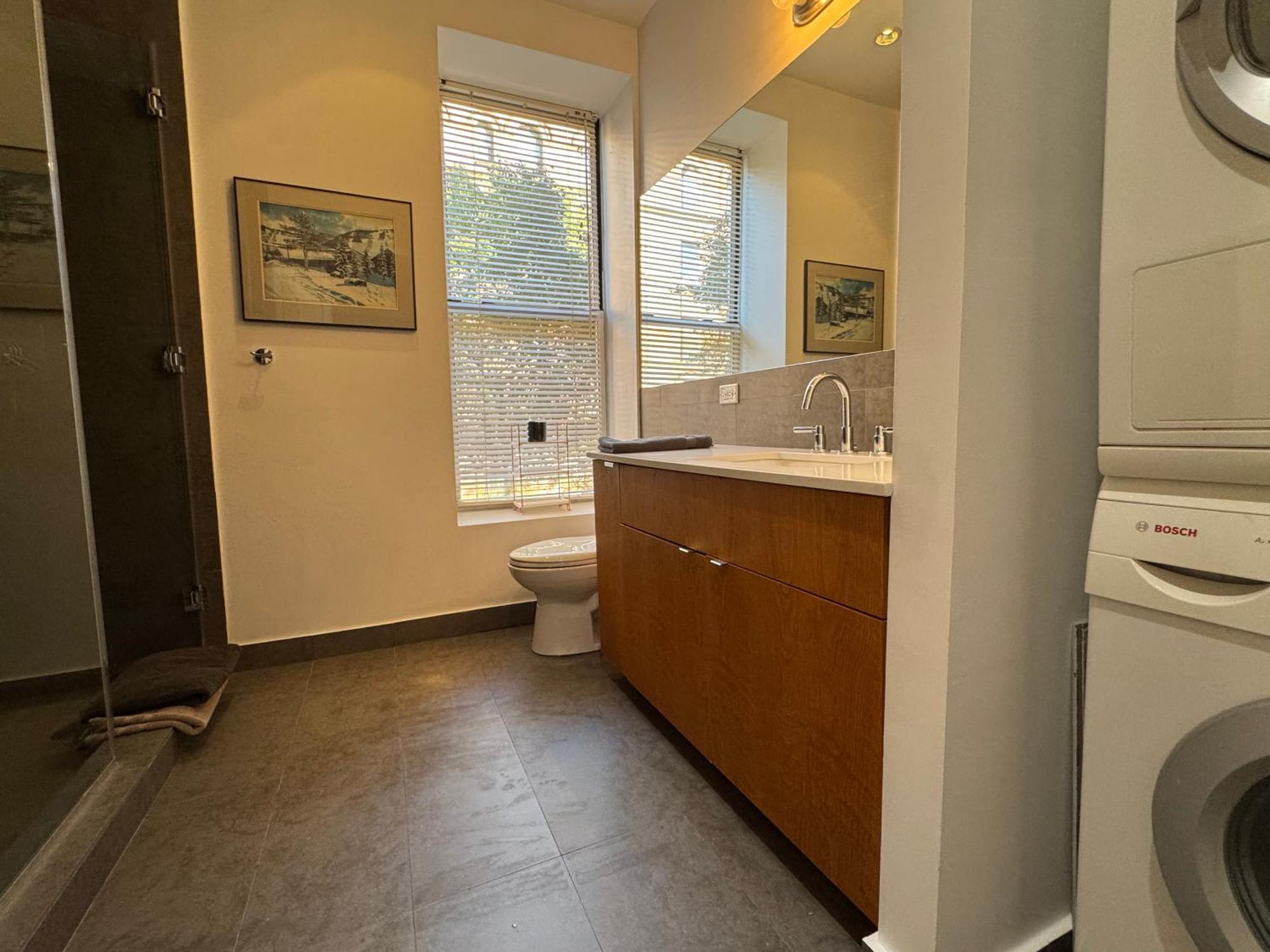 Large And Luxurious In Strivers Row Apartment