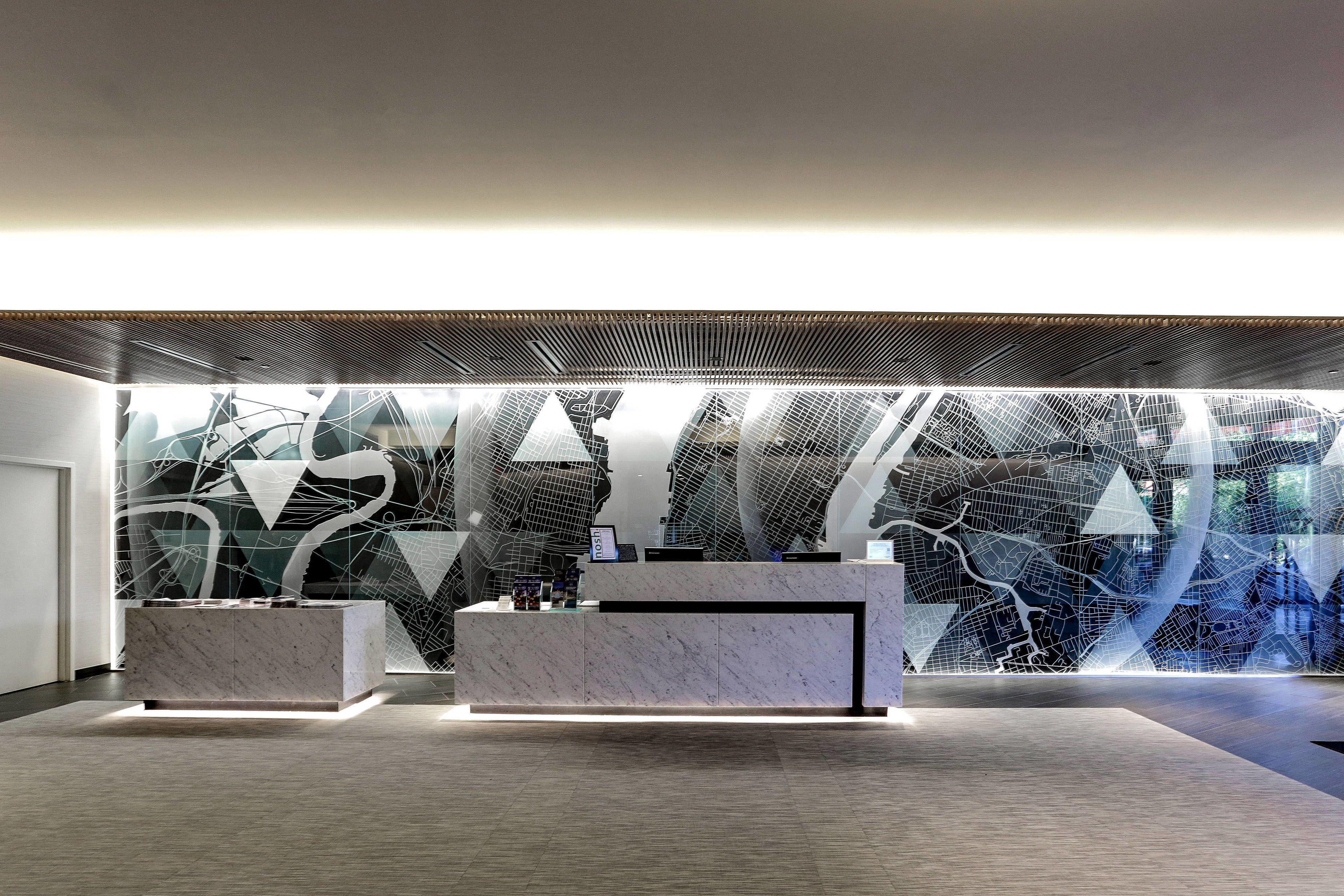 Courtyard By Marriott Long Island City/new York Manhattan View