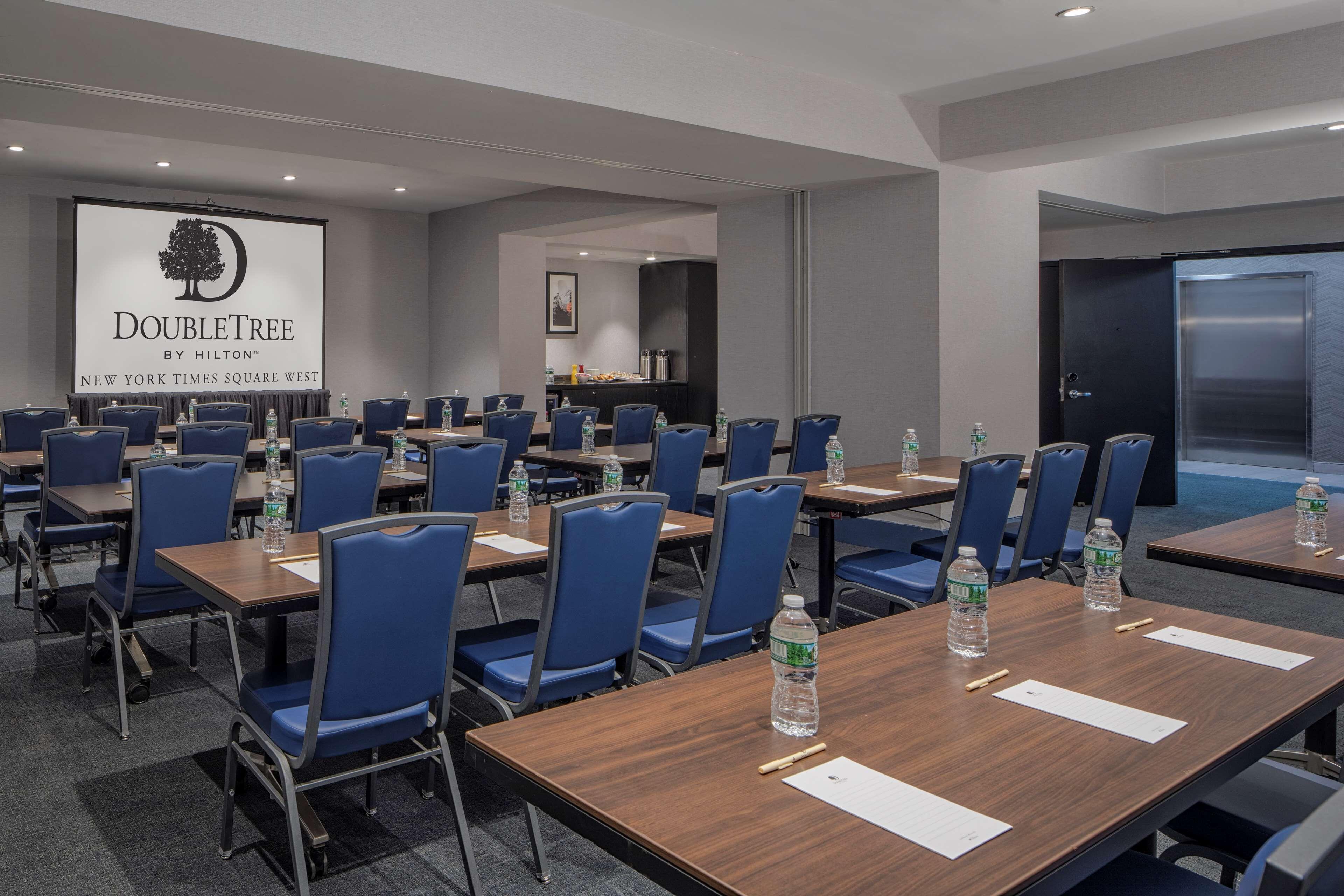 Doubletree By Hilton New York Times Square West Hotel