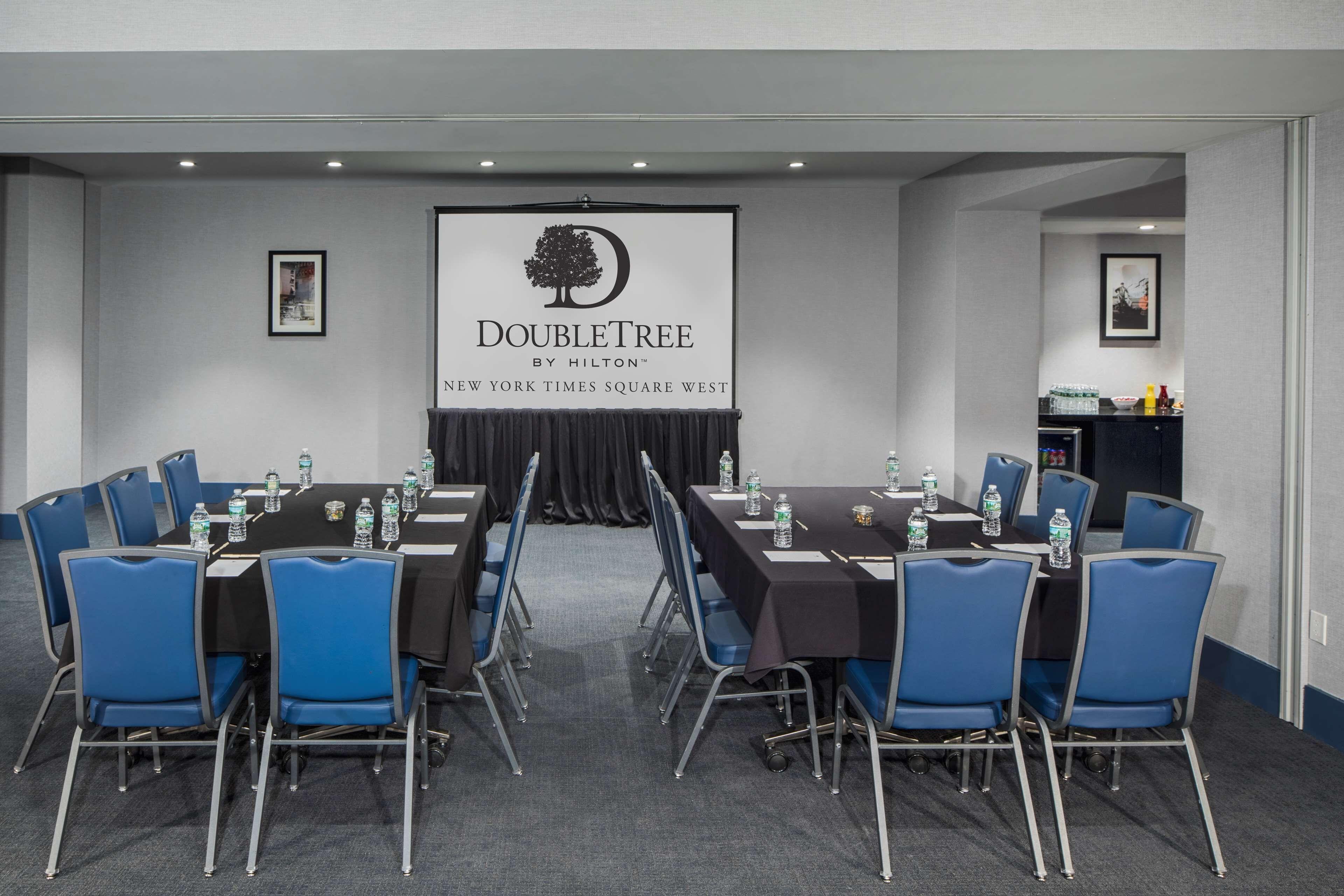 Doubletree By Hilton New York Times Square West Hotel