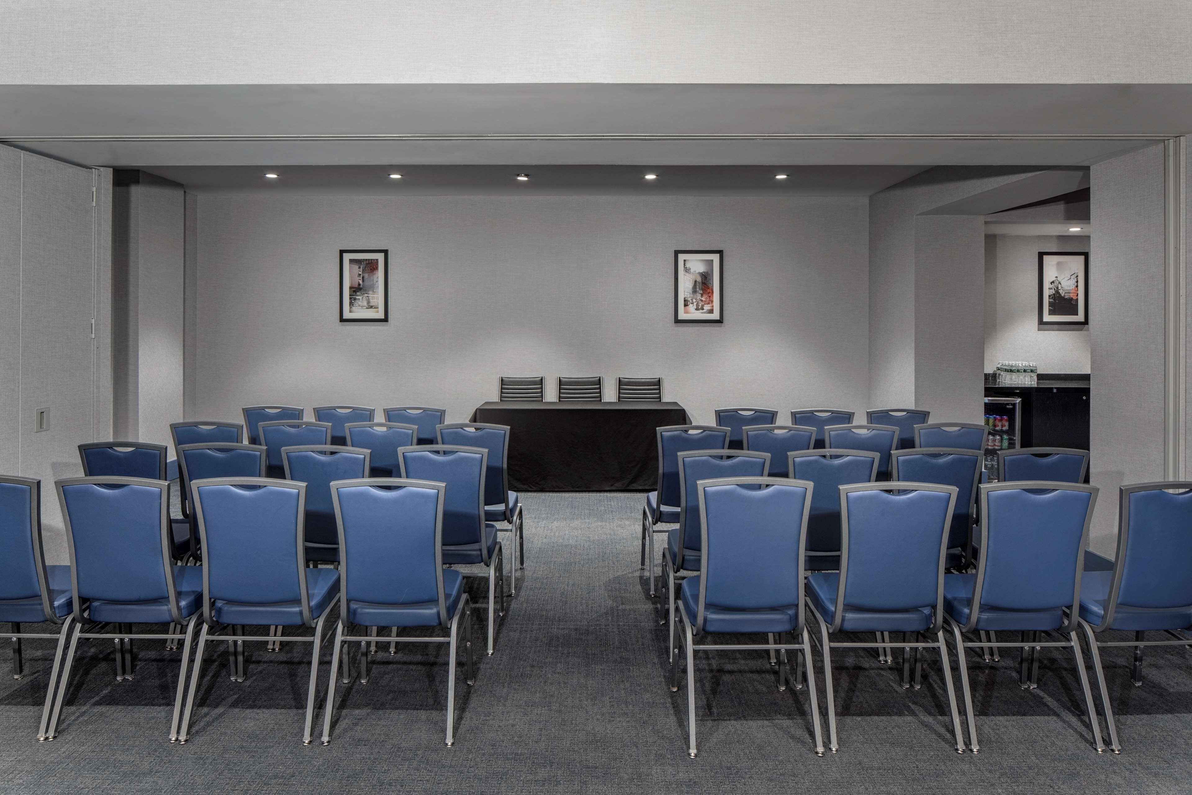 Doubletree By Hilton New York Times Square West 4*