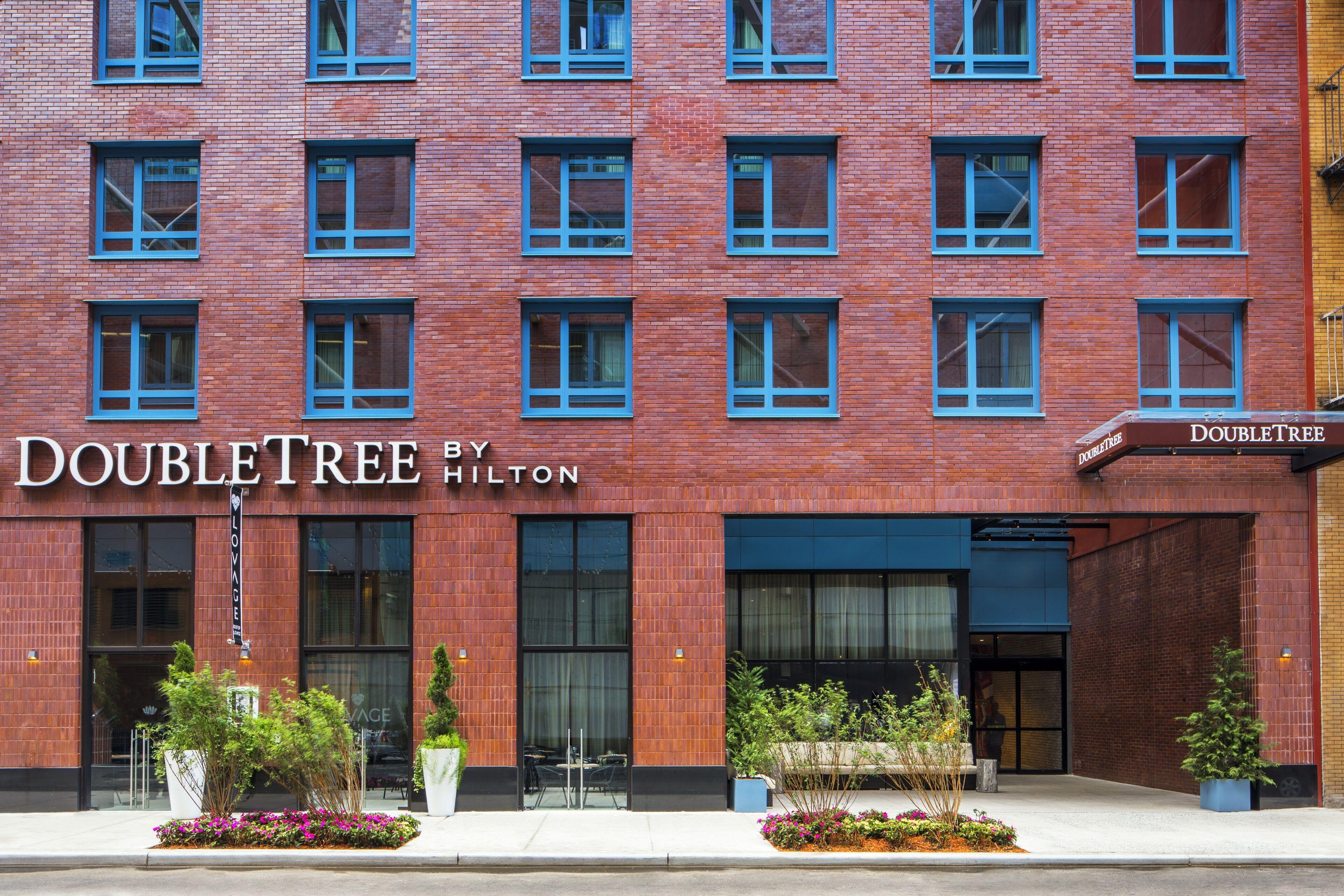 Doubletree By Hilton New York Times Square West 4*