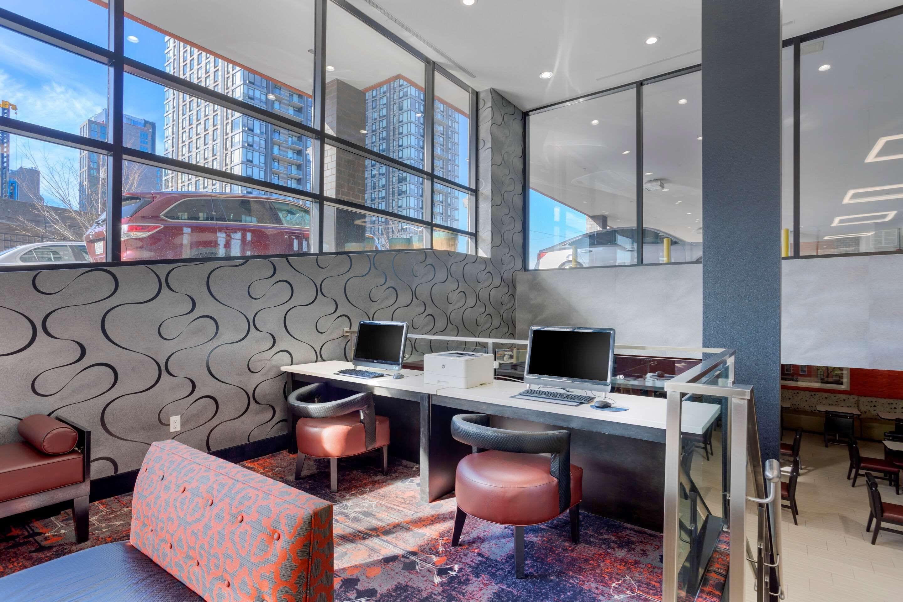 Hotel Comfort & Near Stadium 3*