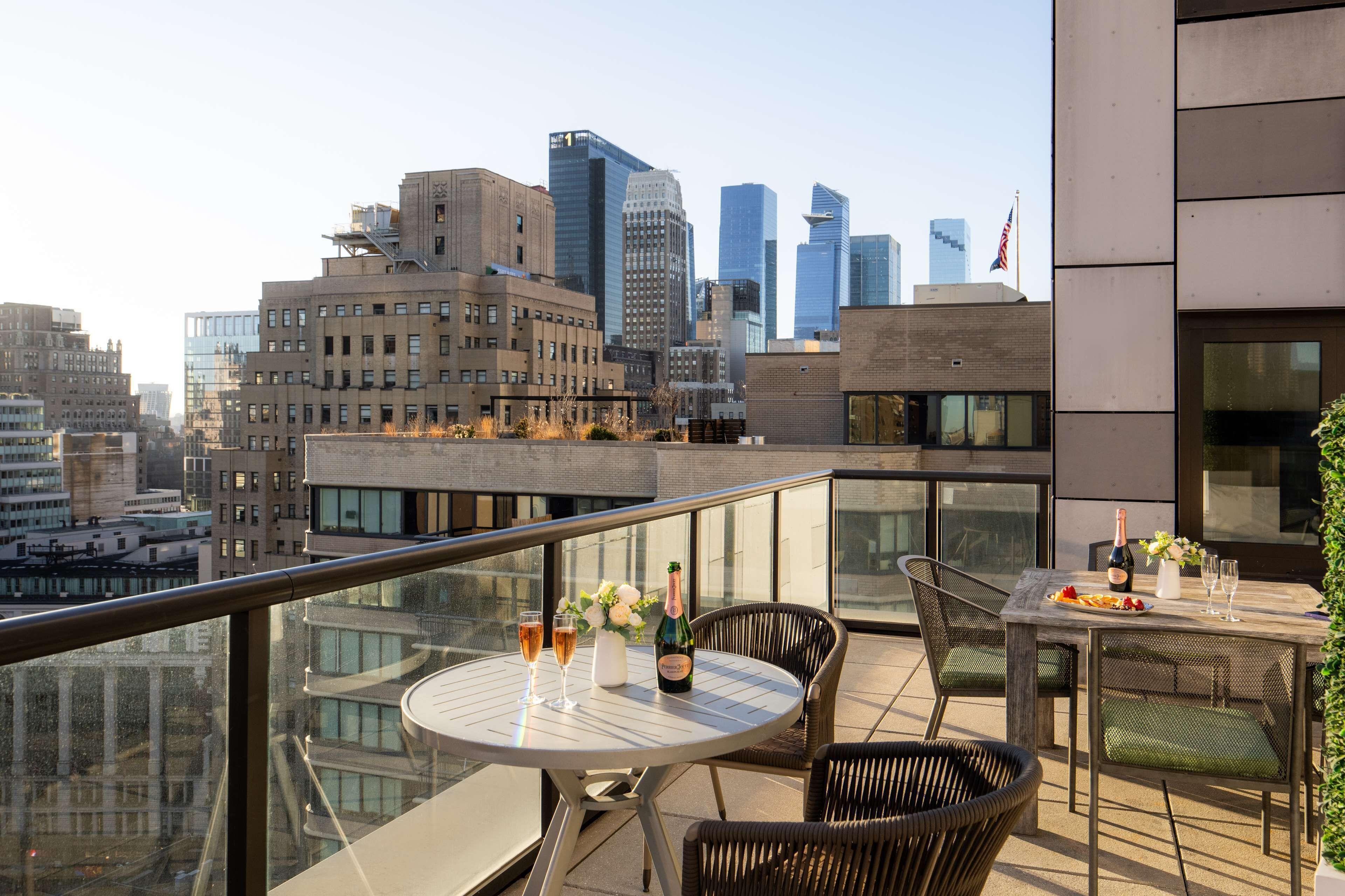 Embassy By Hilton Manhattan Times Square 4*