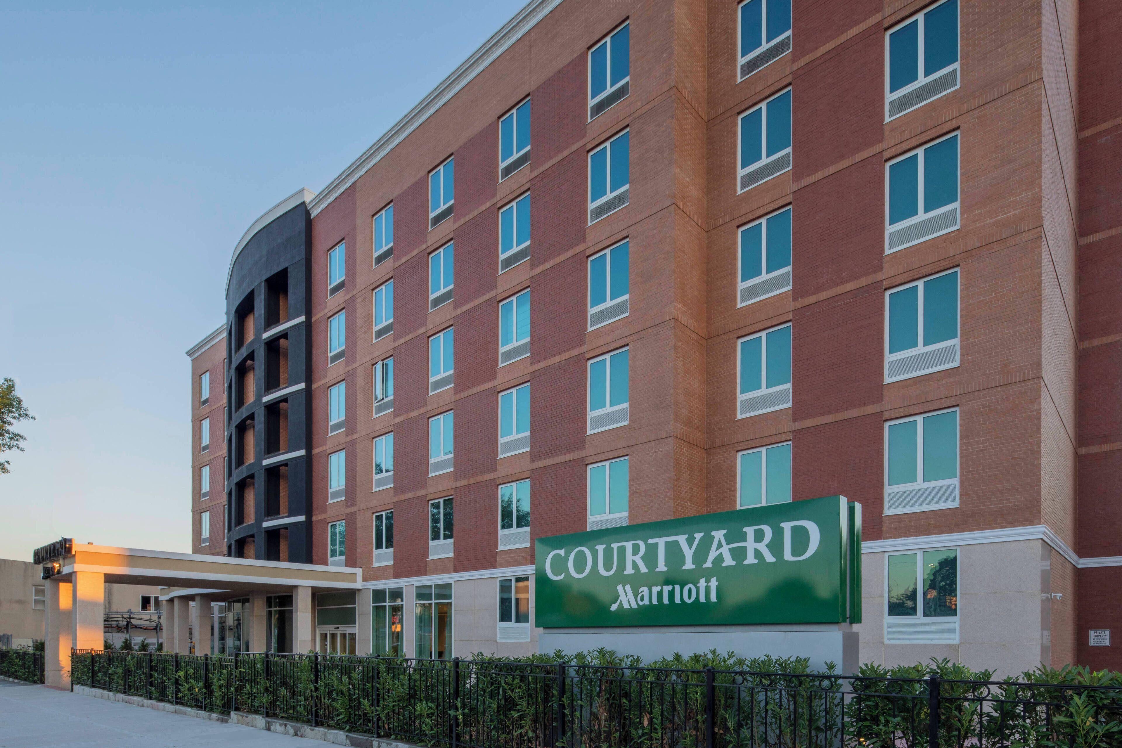 Courtyard By Marriott Queens/fresh Meadows 3* New York
