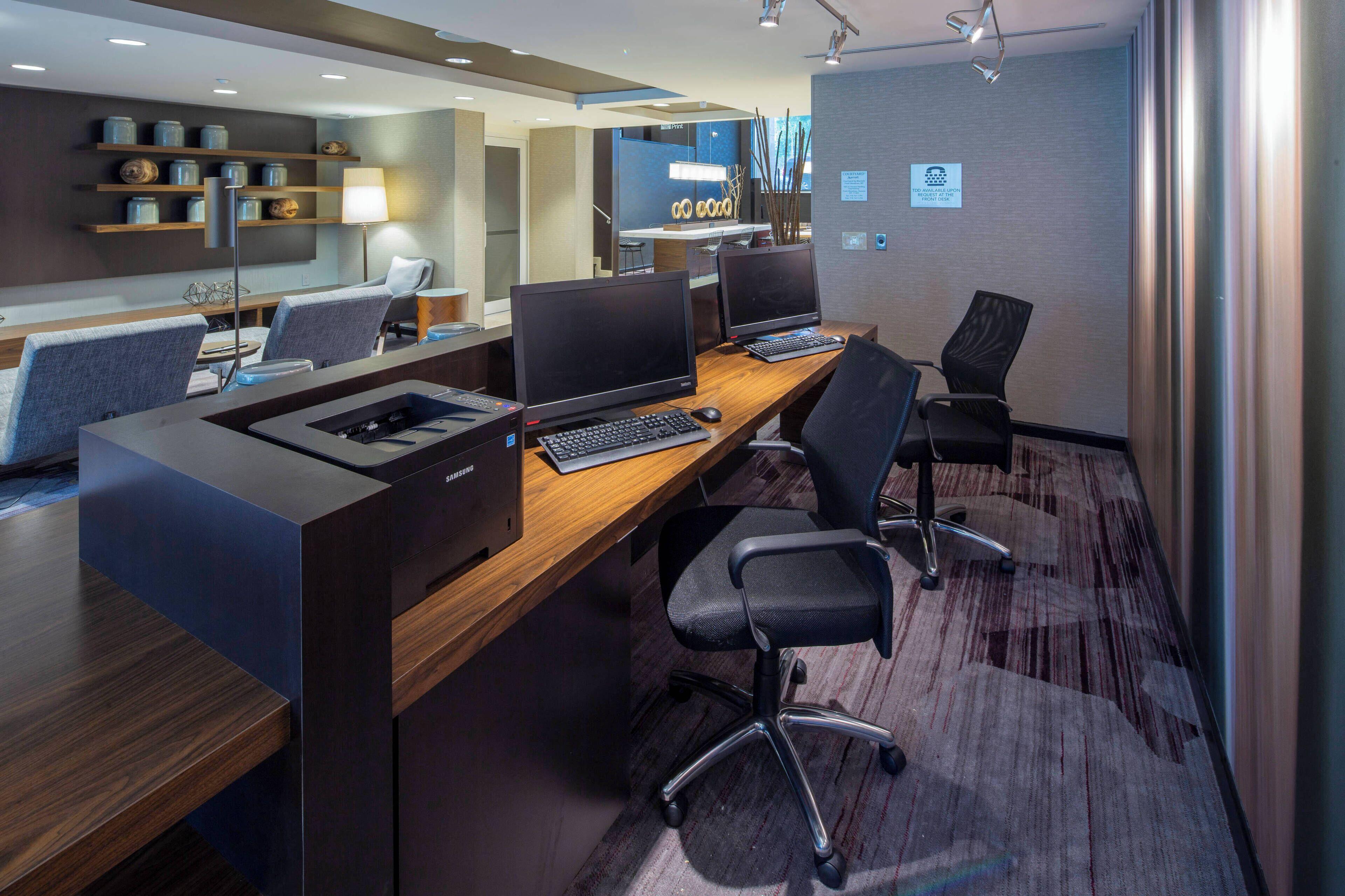 Courtyard By Marriott Queens/fresh Meadows 3*