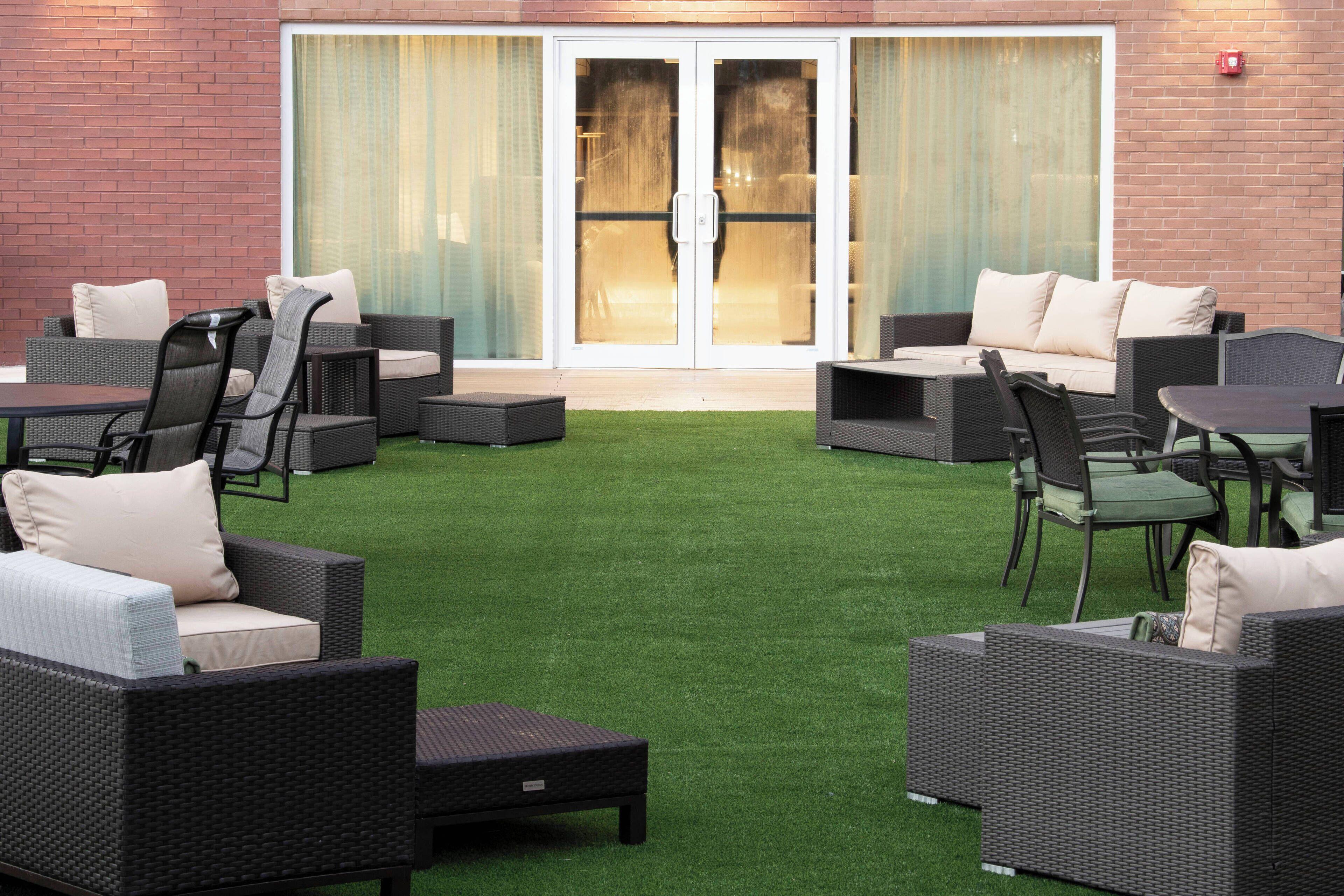 Courtyard By Marriott Queens/fresh Meadows Hotel