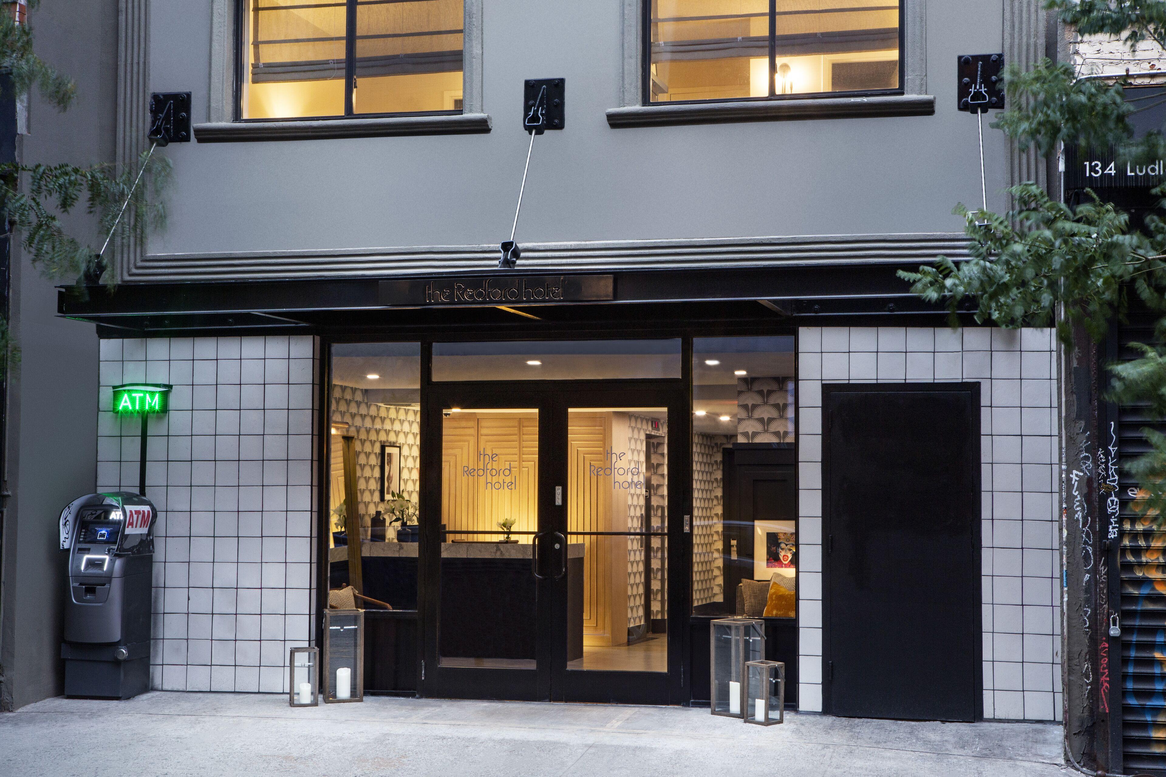 Redford Hotel 3*