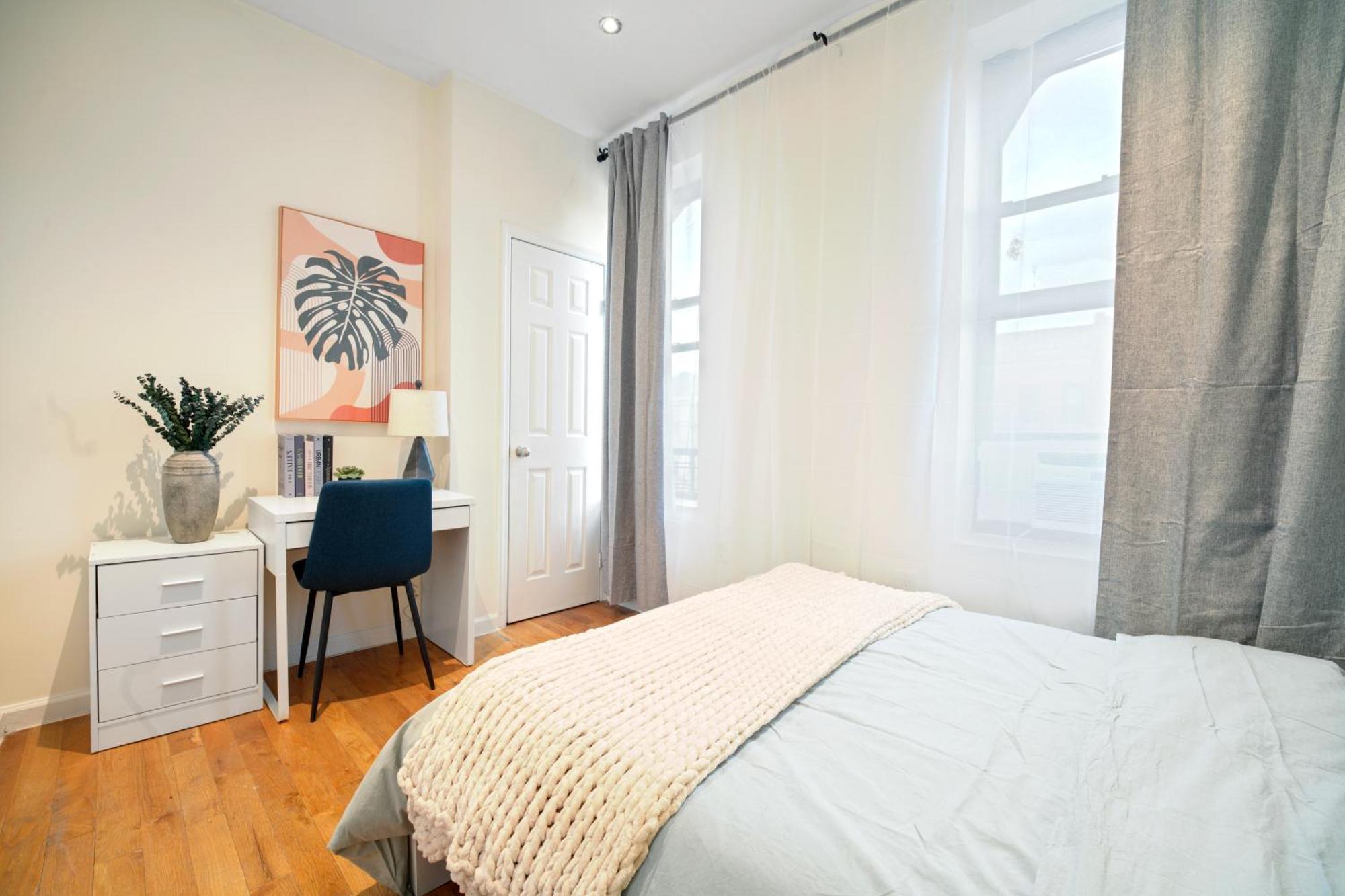 3br Serene Near Park Apartment *