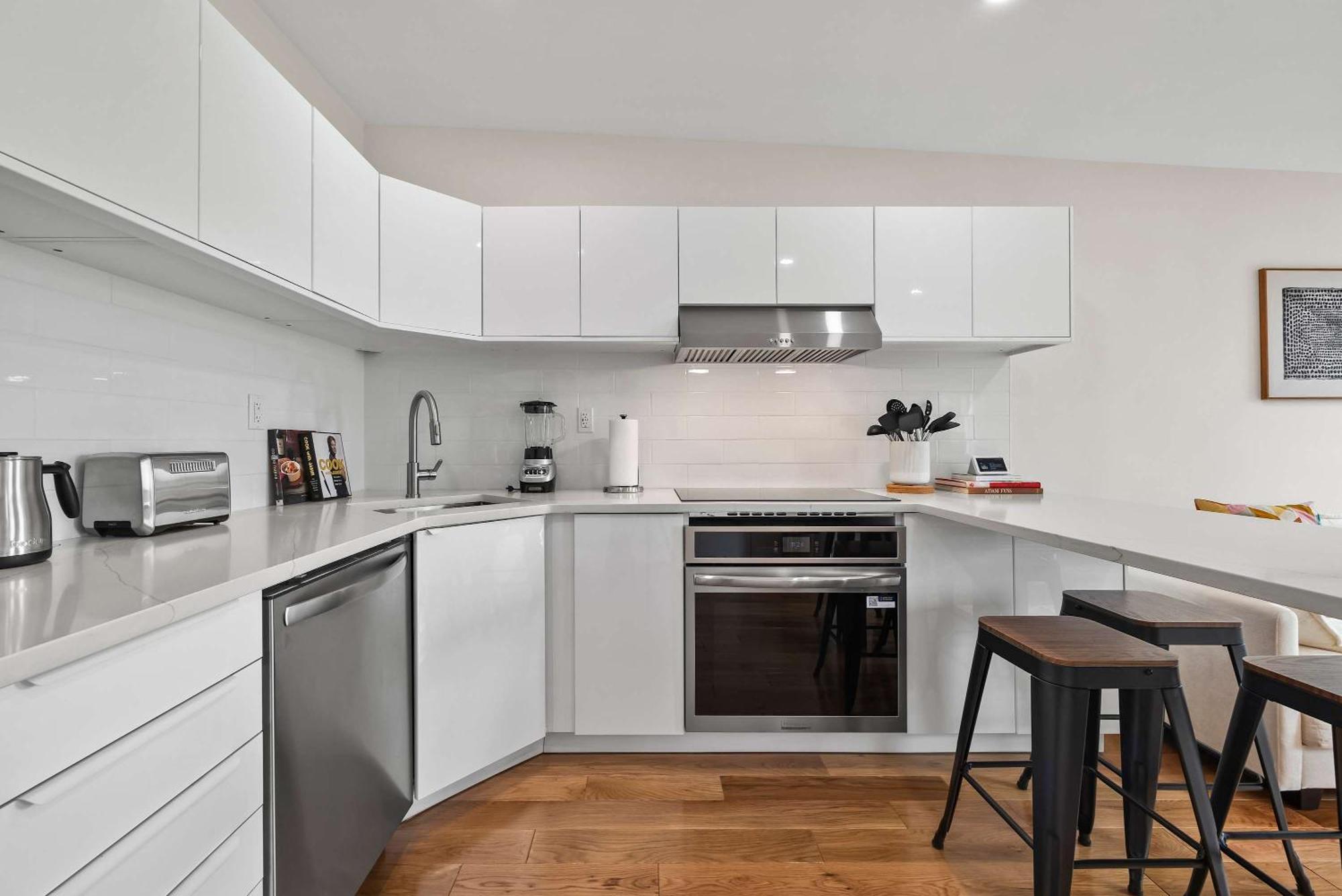 Carroll Place - Bright 3br In Carroll Gardens