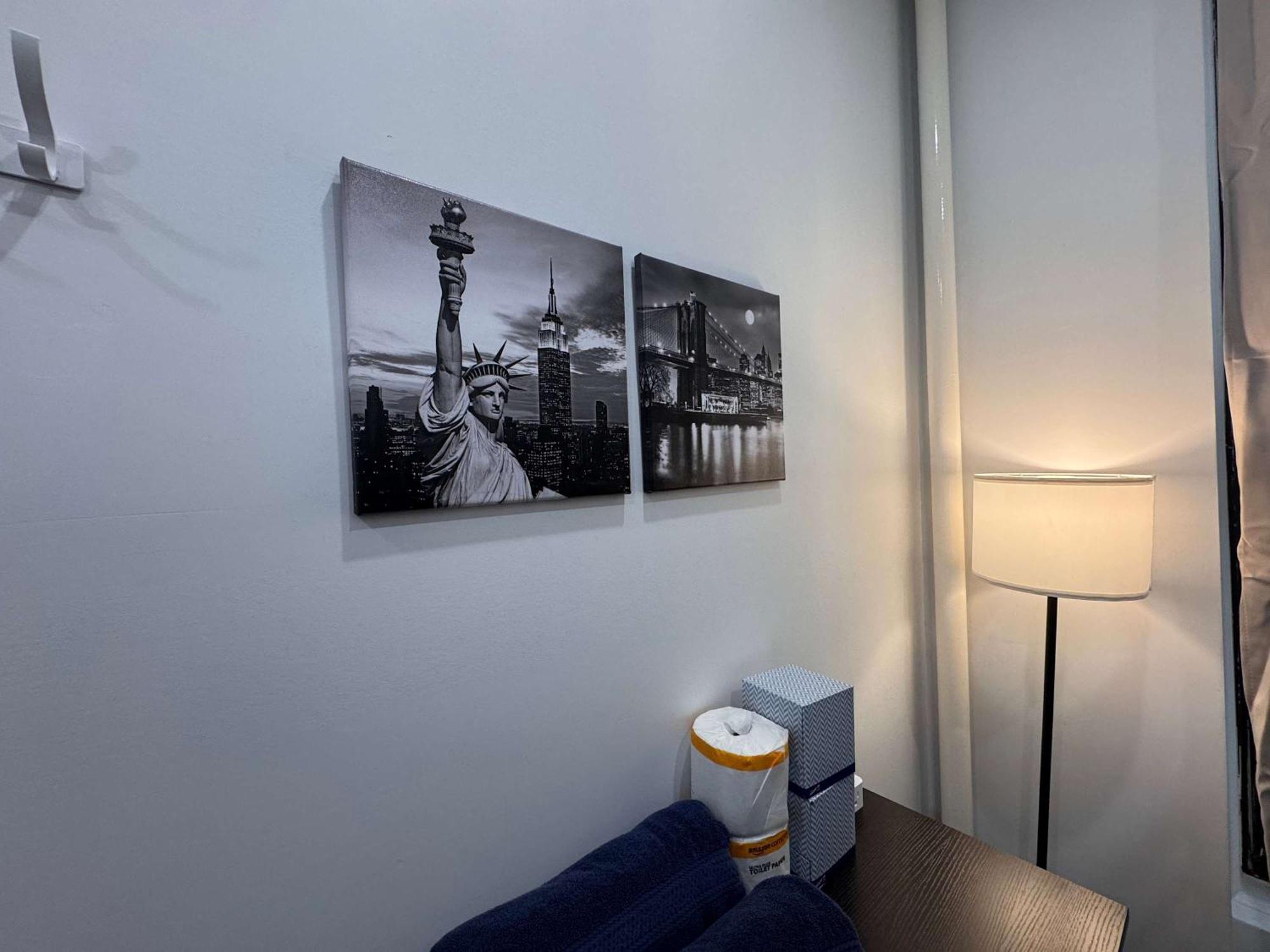 With Kitchen In Chelsea - Shared Bathroom - 3rd Floor Walk-up Apartment New York