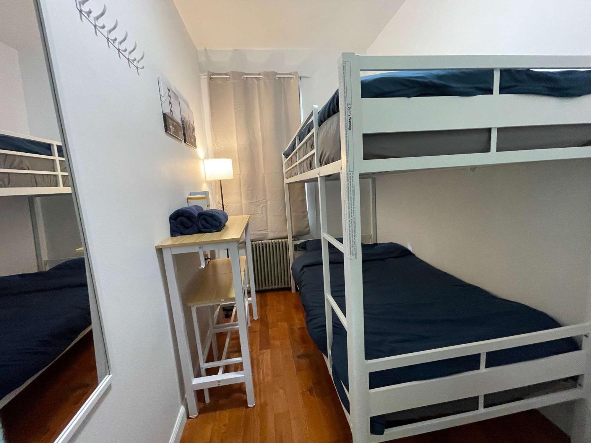 In Chelsea 2 With Kitchen - Shared Bathroom -5th Floor Walk-up Apartment New York