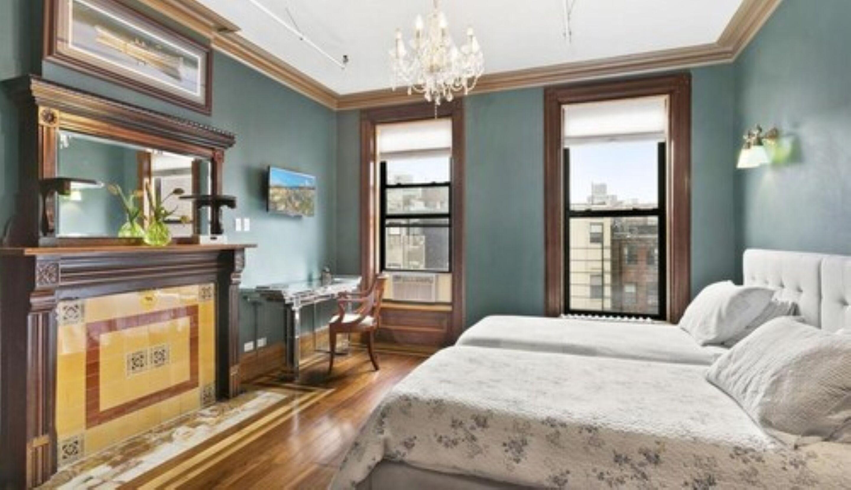 Northern Lights Mansion 4*