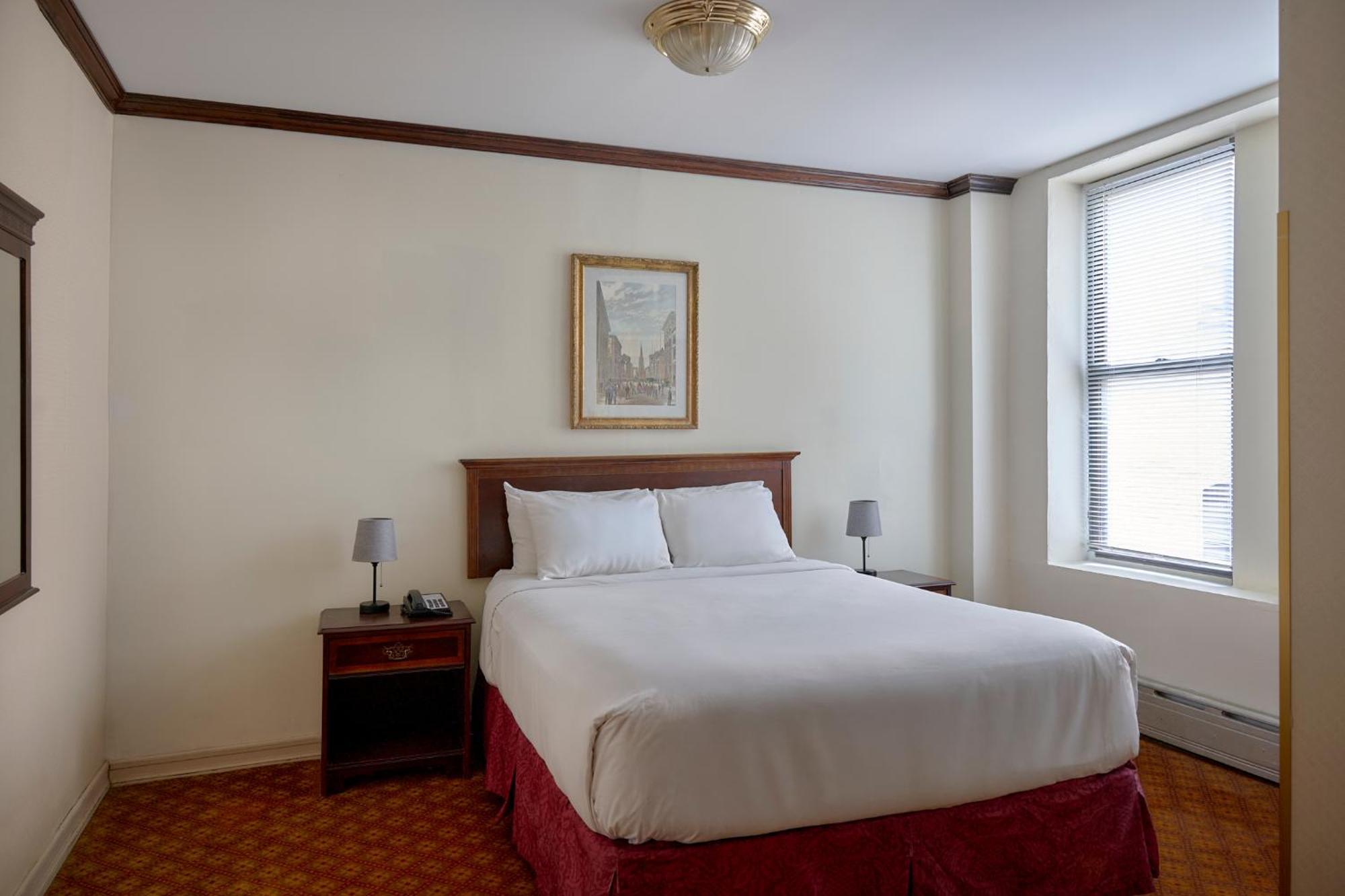 Hotel Night Broadway