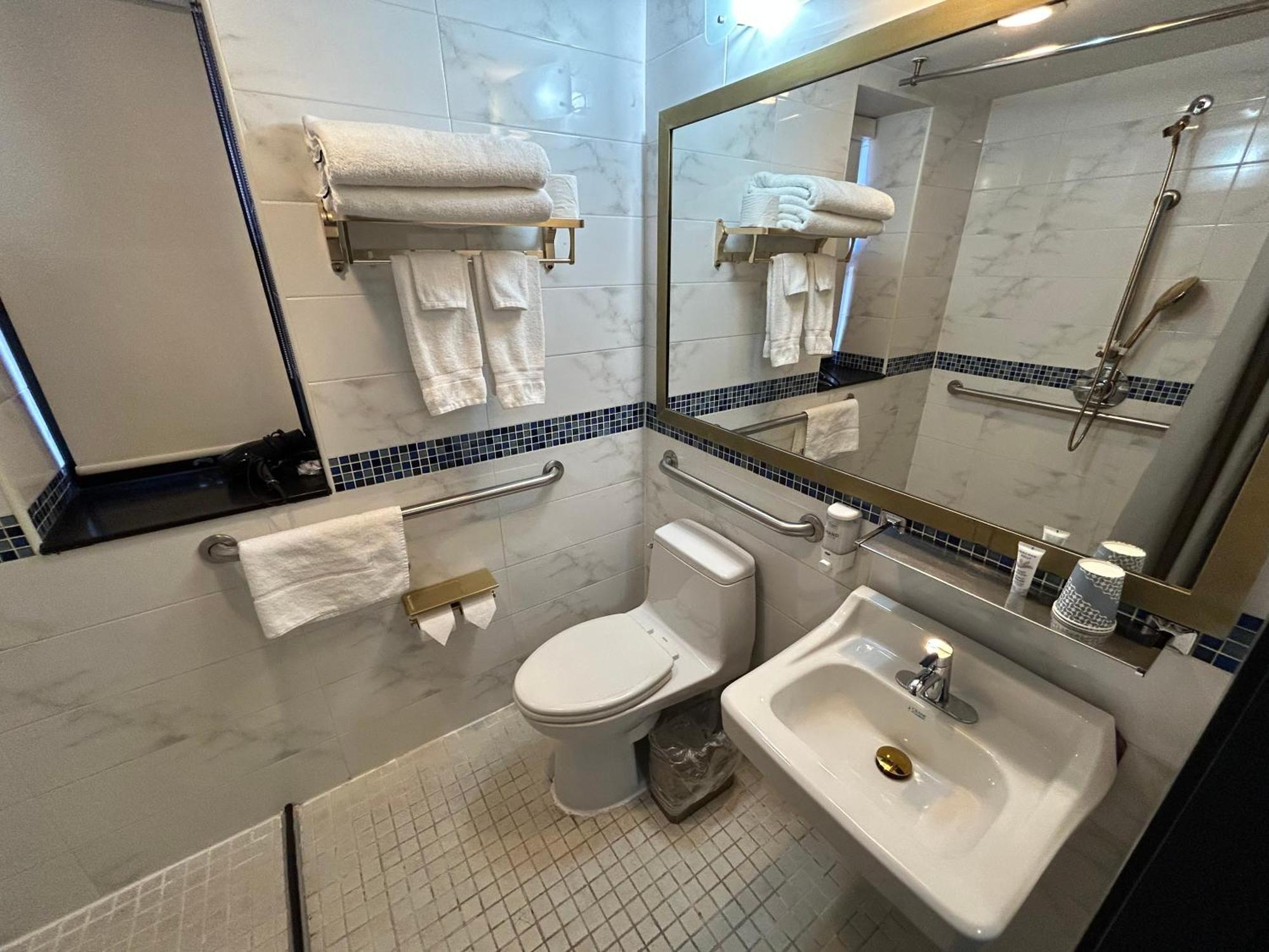 Richland Les 3* New York