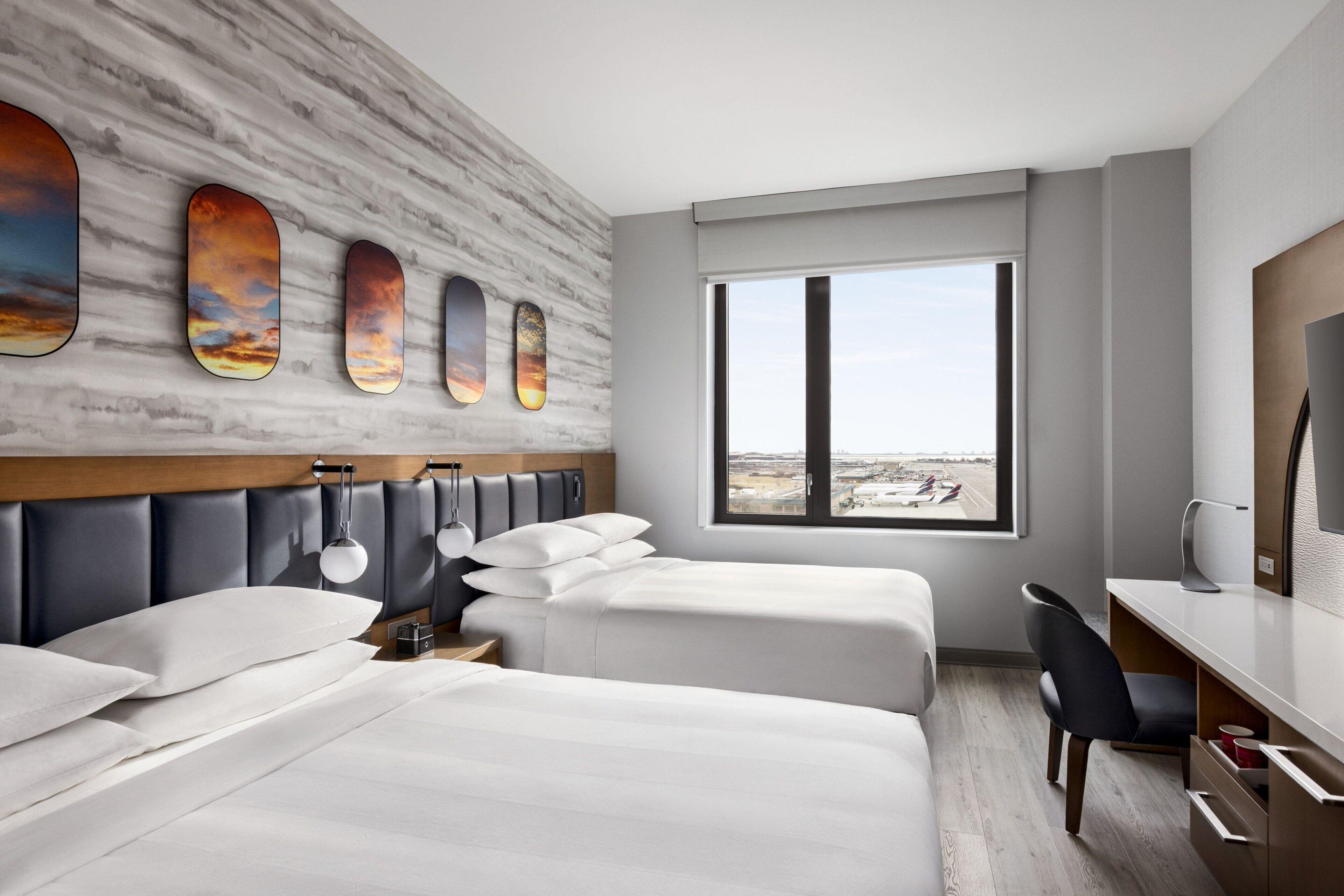 Marriott Jfk Airport Hotel 3*