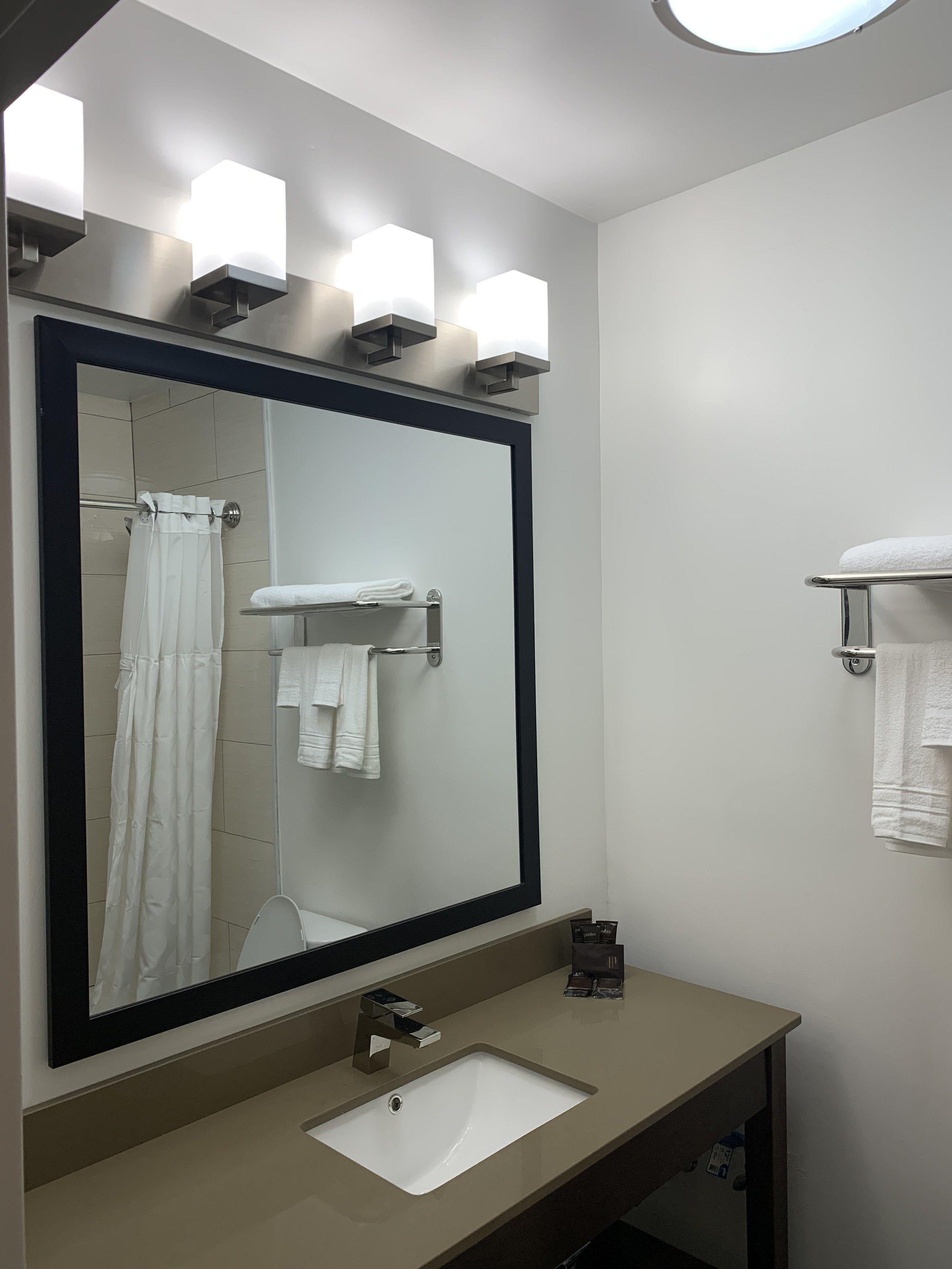Hotel Wingate By Wyndham Jfk Airport, Far Rockaway Ny