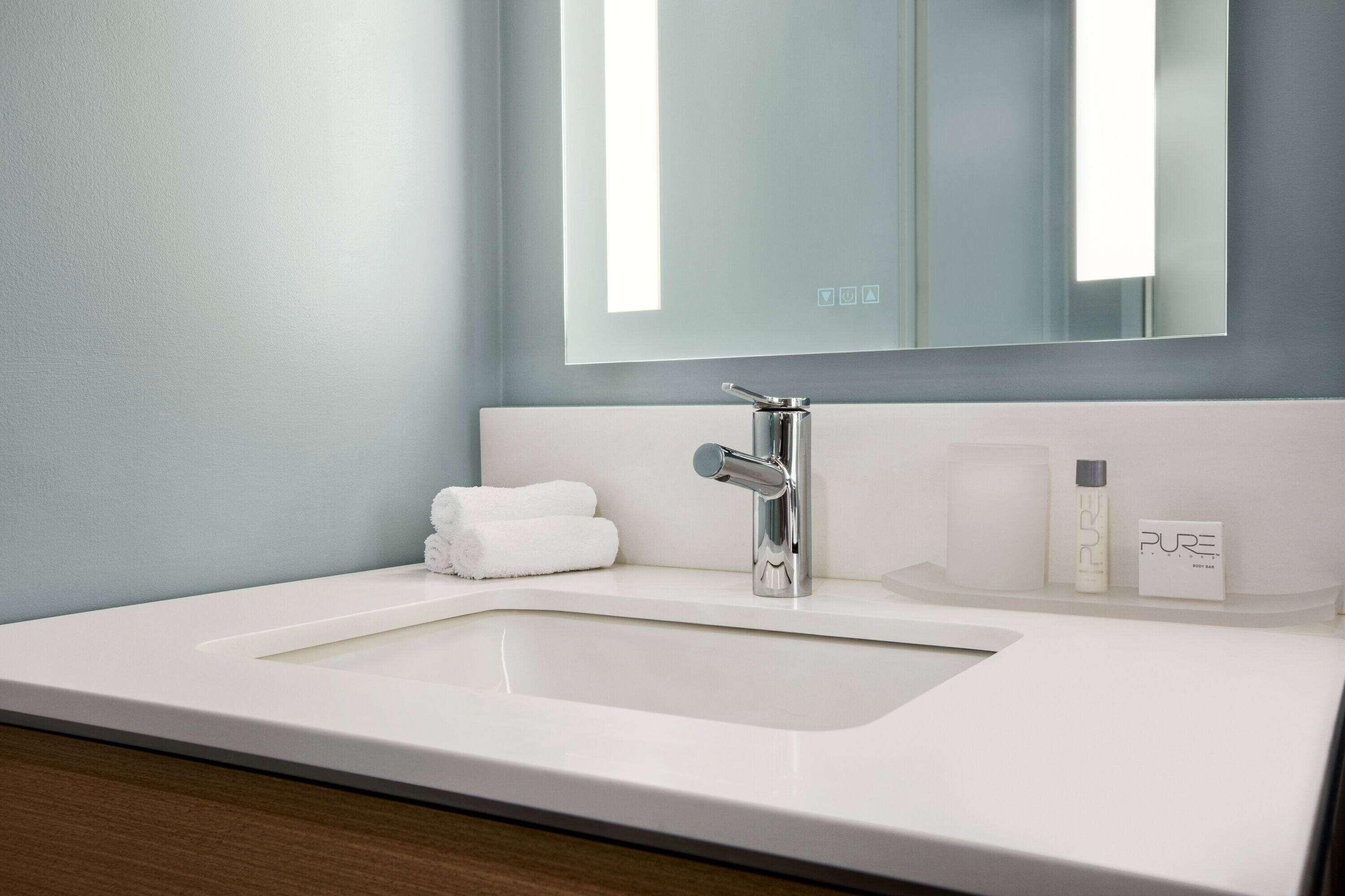 Wingate By Wyndham Bronx Haven Park Hotel 3*