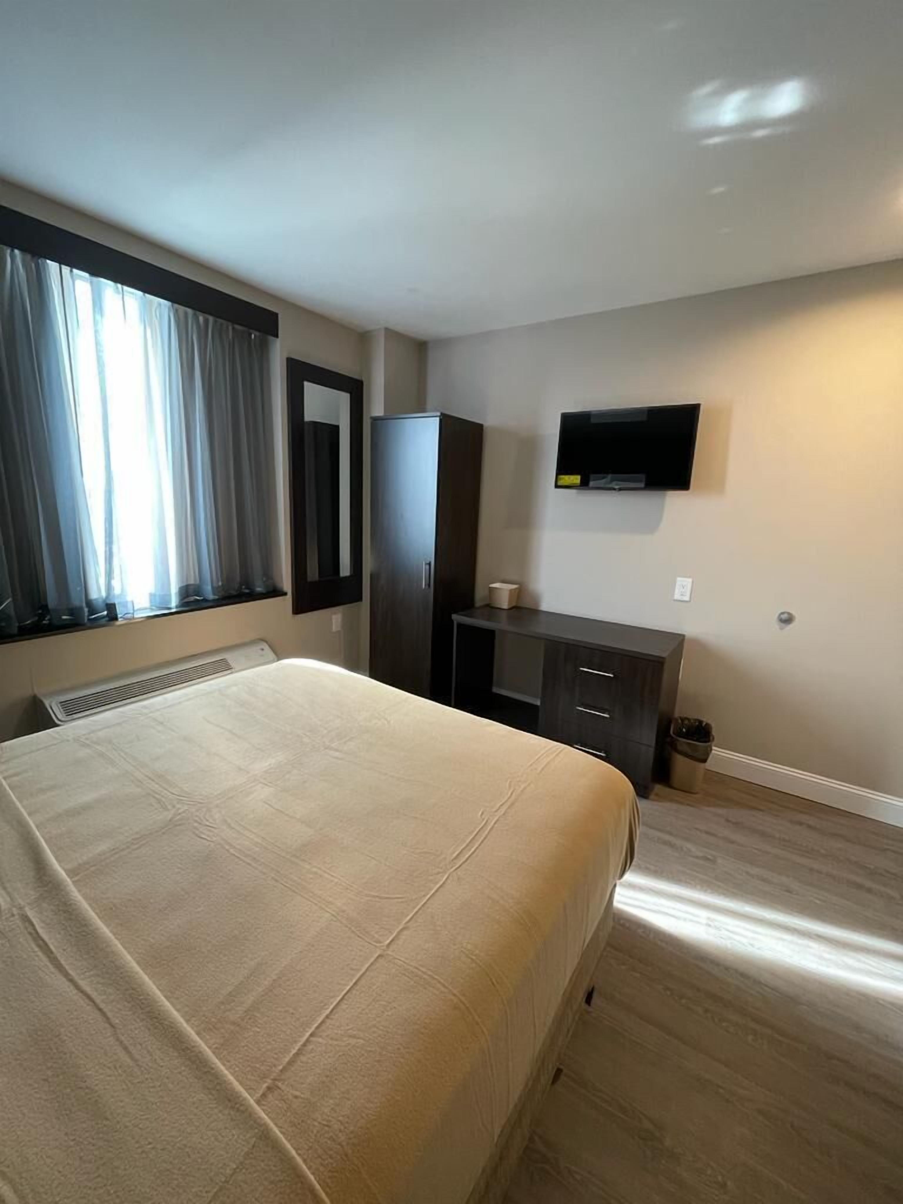 Royal Bronx Hotel New York