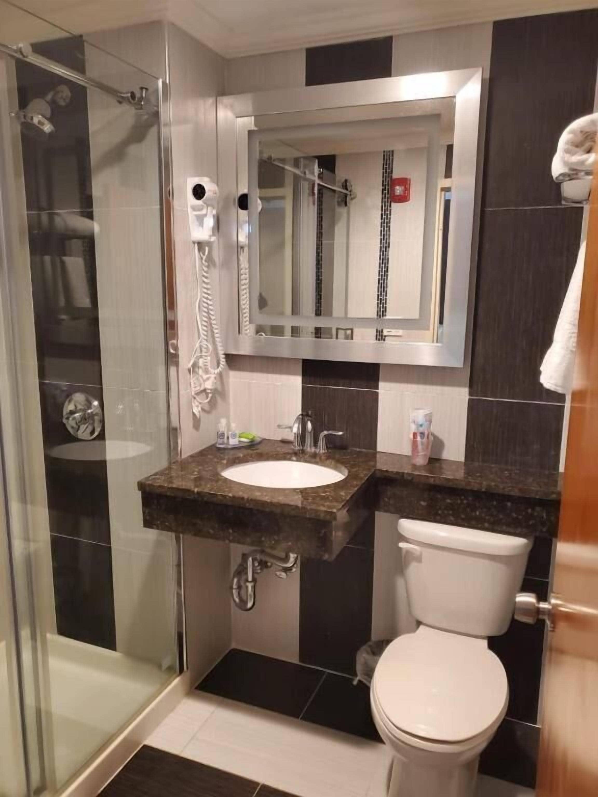 Umbrella Brooklyn - Newly Renovated Hotel New York