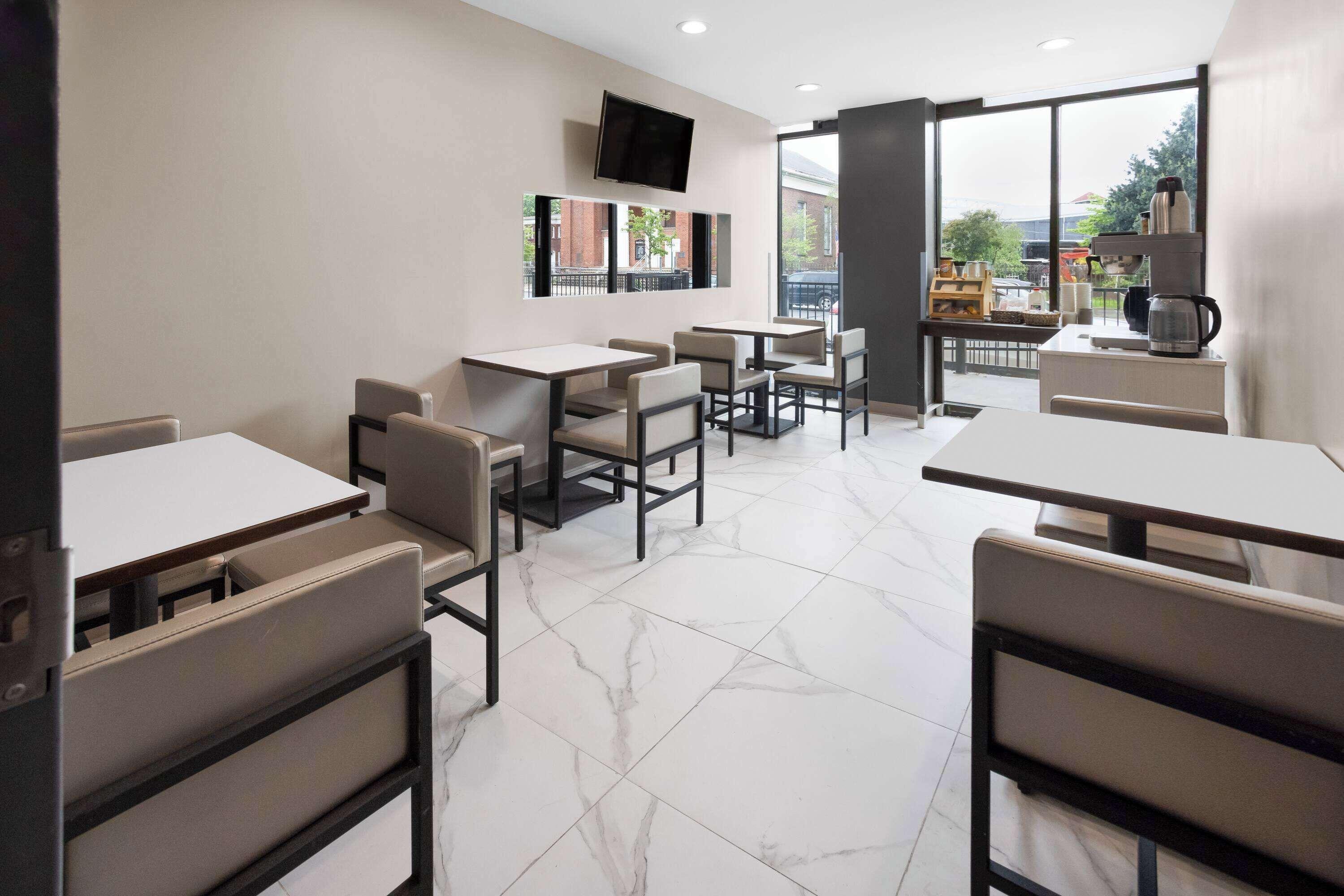 Days By Wyndham Staten Island