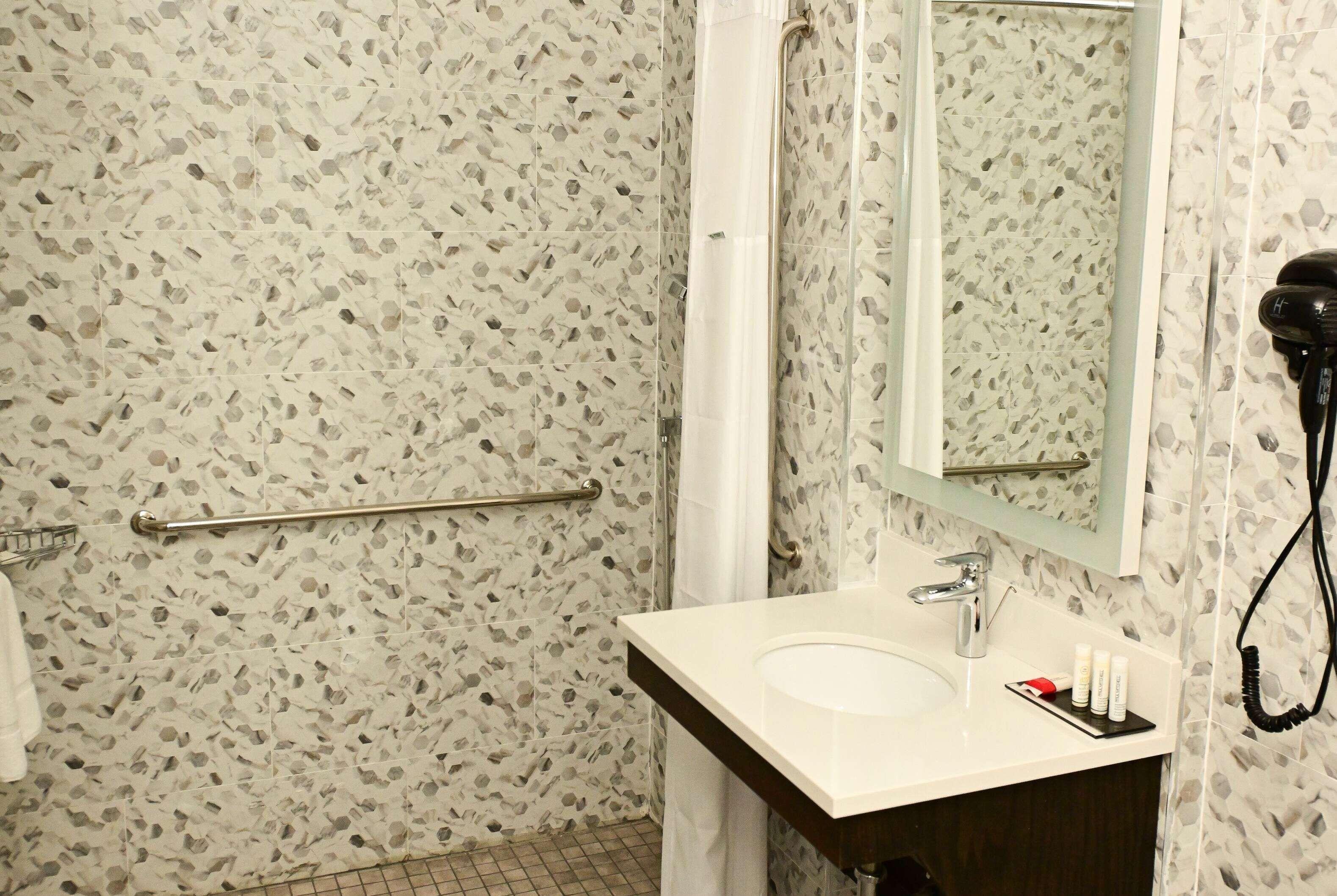 Hotel Super 8 By Wyndham Bronx Near Botanical Garden