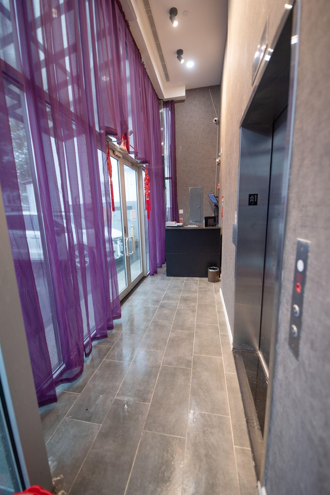 Flushing Garden Hotel 2*