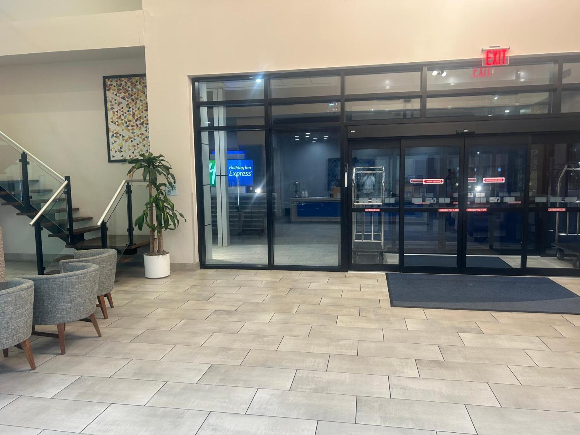 Express Long Island E - By Ihg Hotel New York