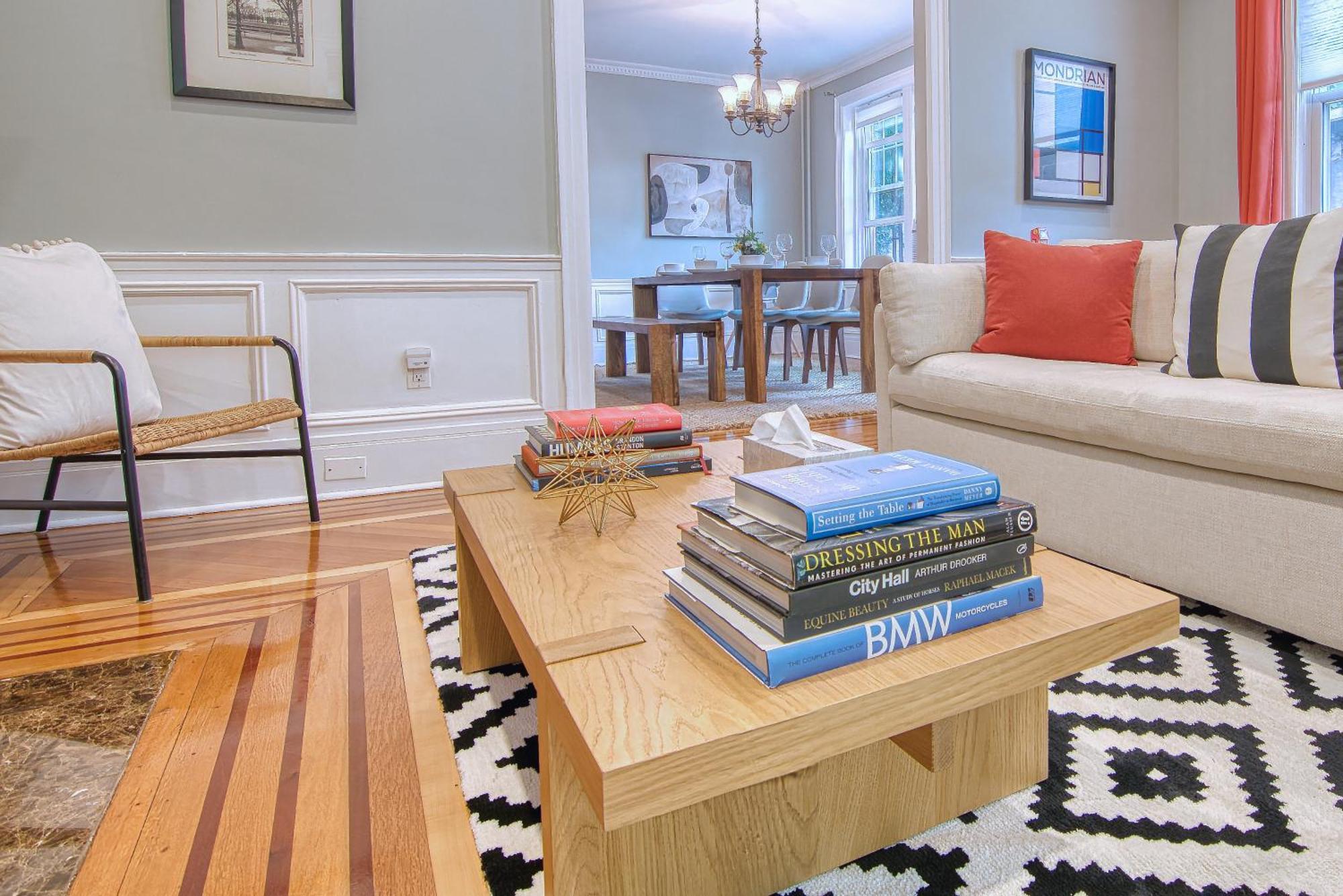 Brooklyn Gem 3 Blocks To Prospect Park - 3 King Beds 1 Queen, Free Parking, Holiday home *