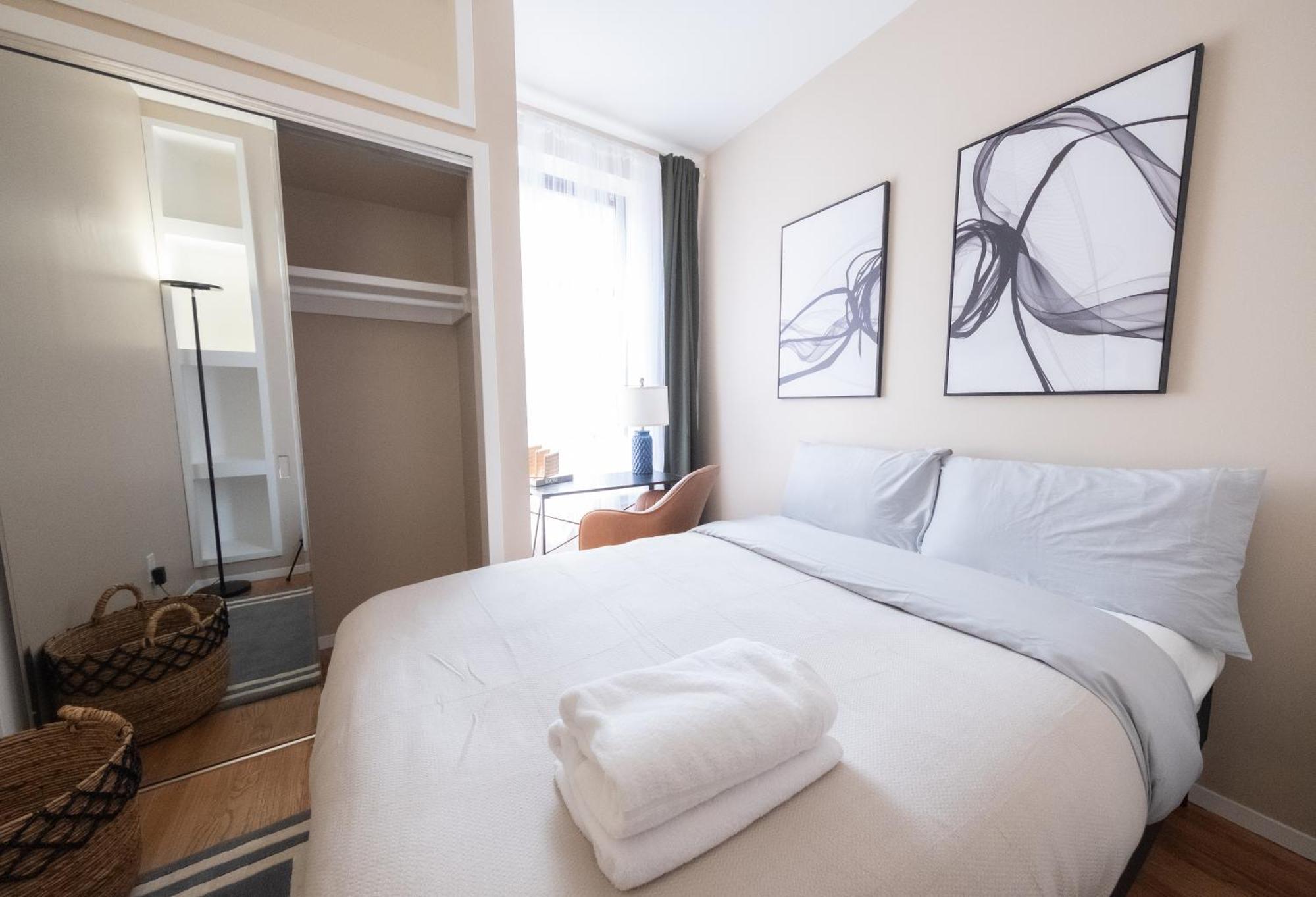 Sunlit 2br Park North Elevator & Laundry Apartment New York