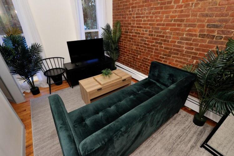 Three Bedroom In Midtown West