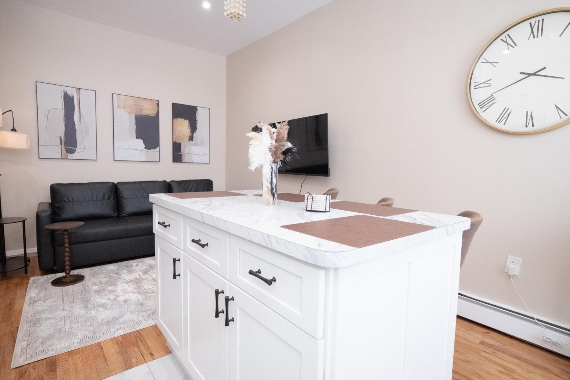 Sunlit 2br Park North Elevator & Laundry New York