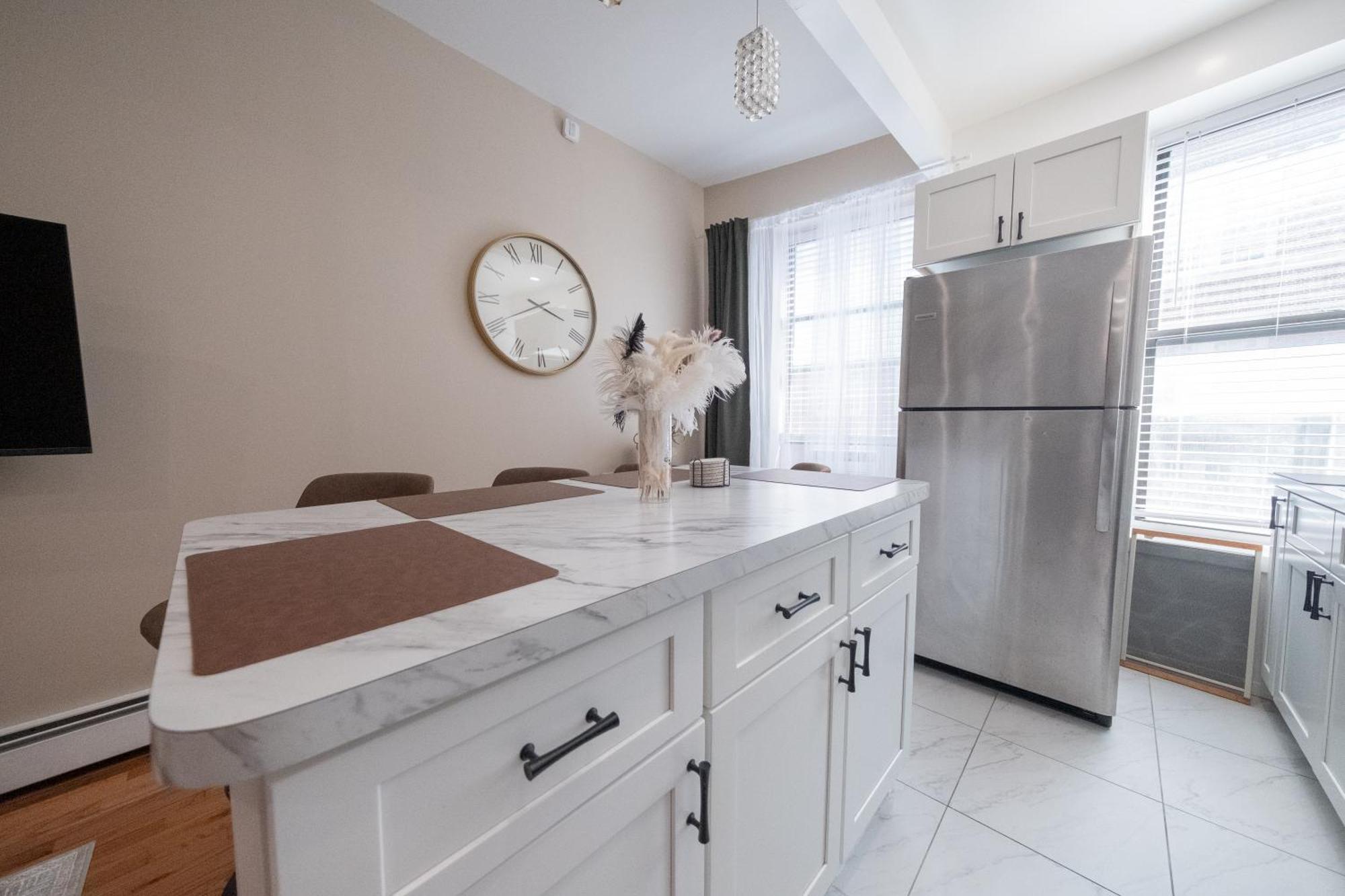 Sunlit 2br Park North Elevator & Laundry New York