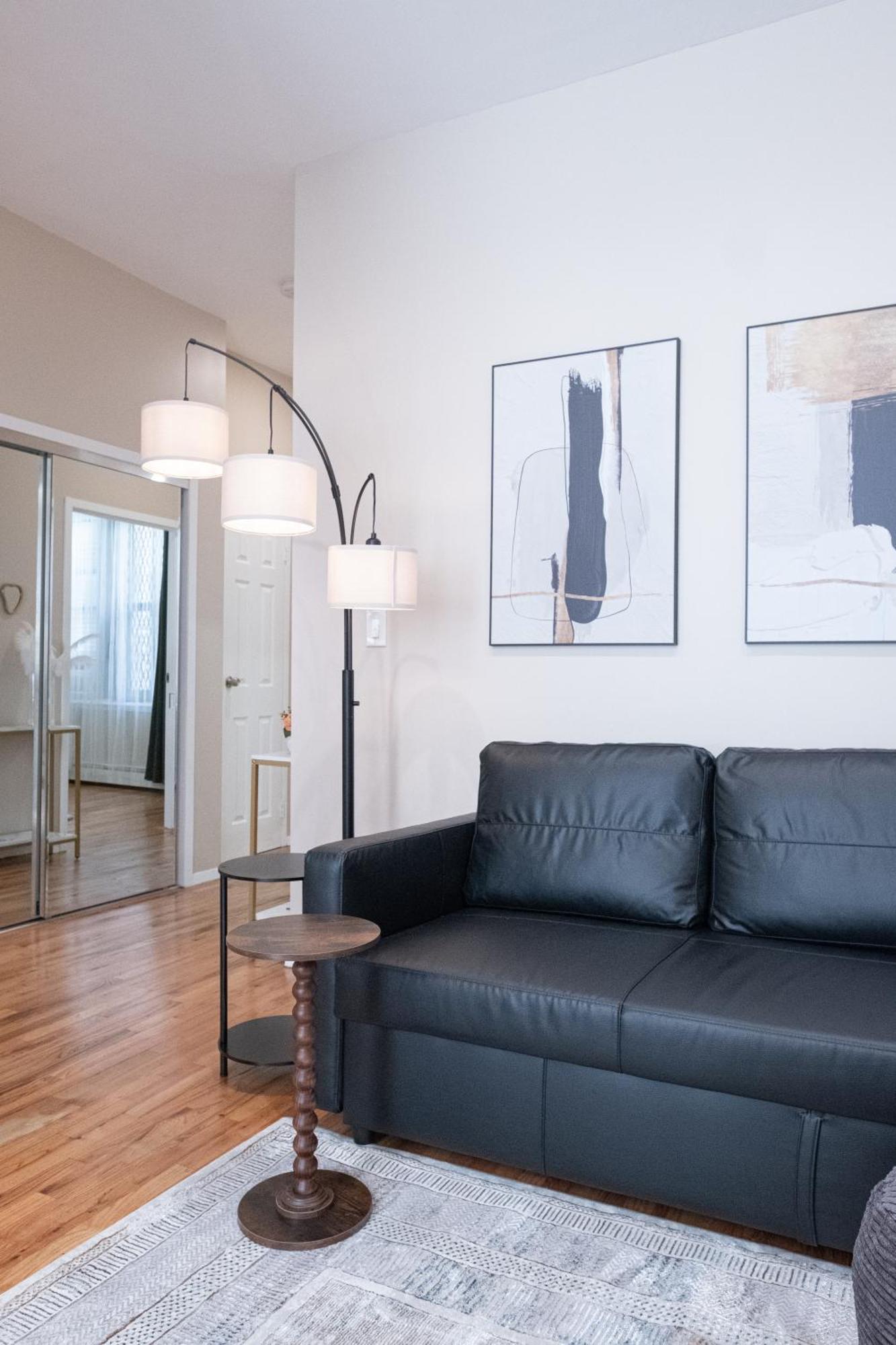 Sunlit 2br Park North Elevator & Laundry *