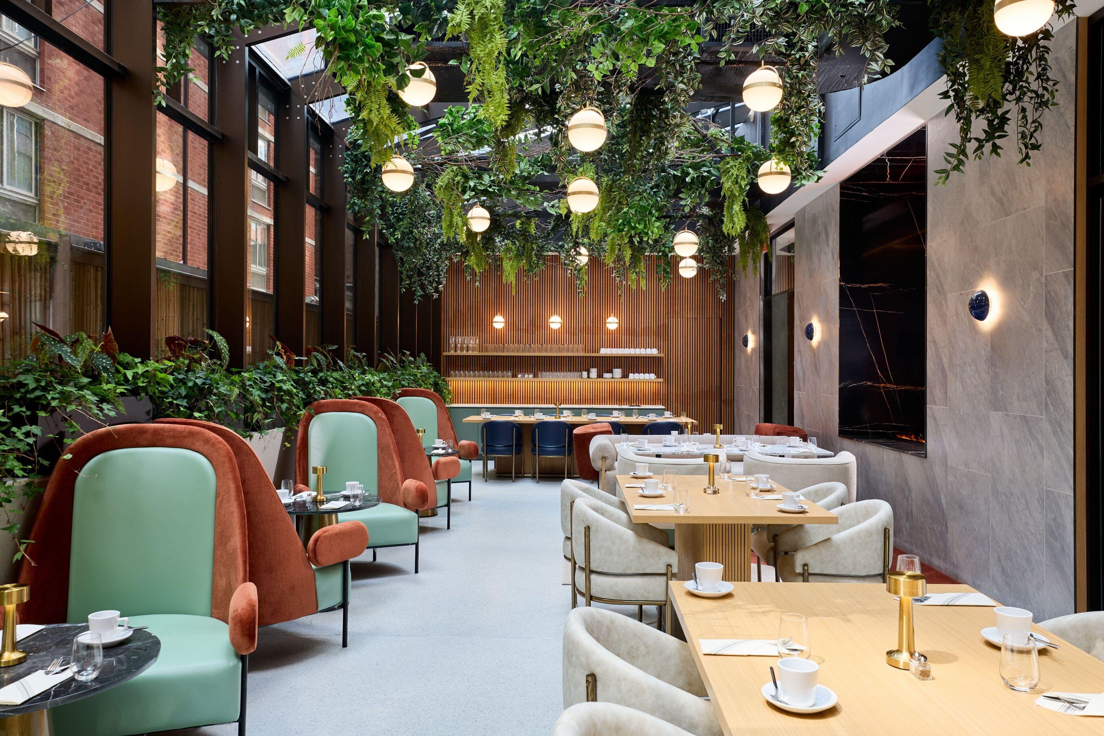 Delta By Marriott Times Square Hotel 4*