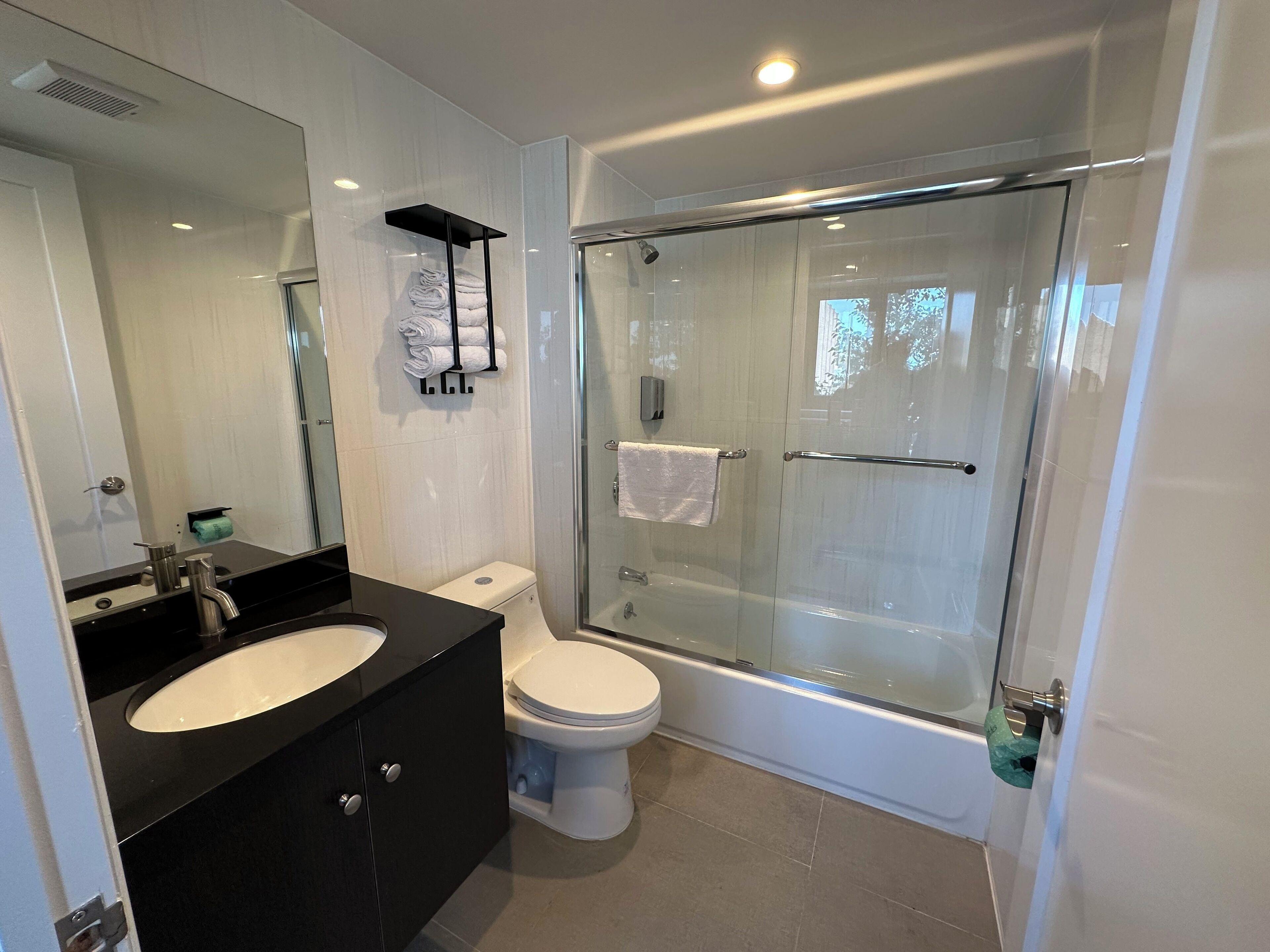 Regal & Laguardia Hotel 3*