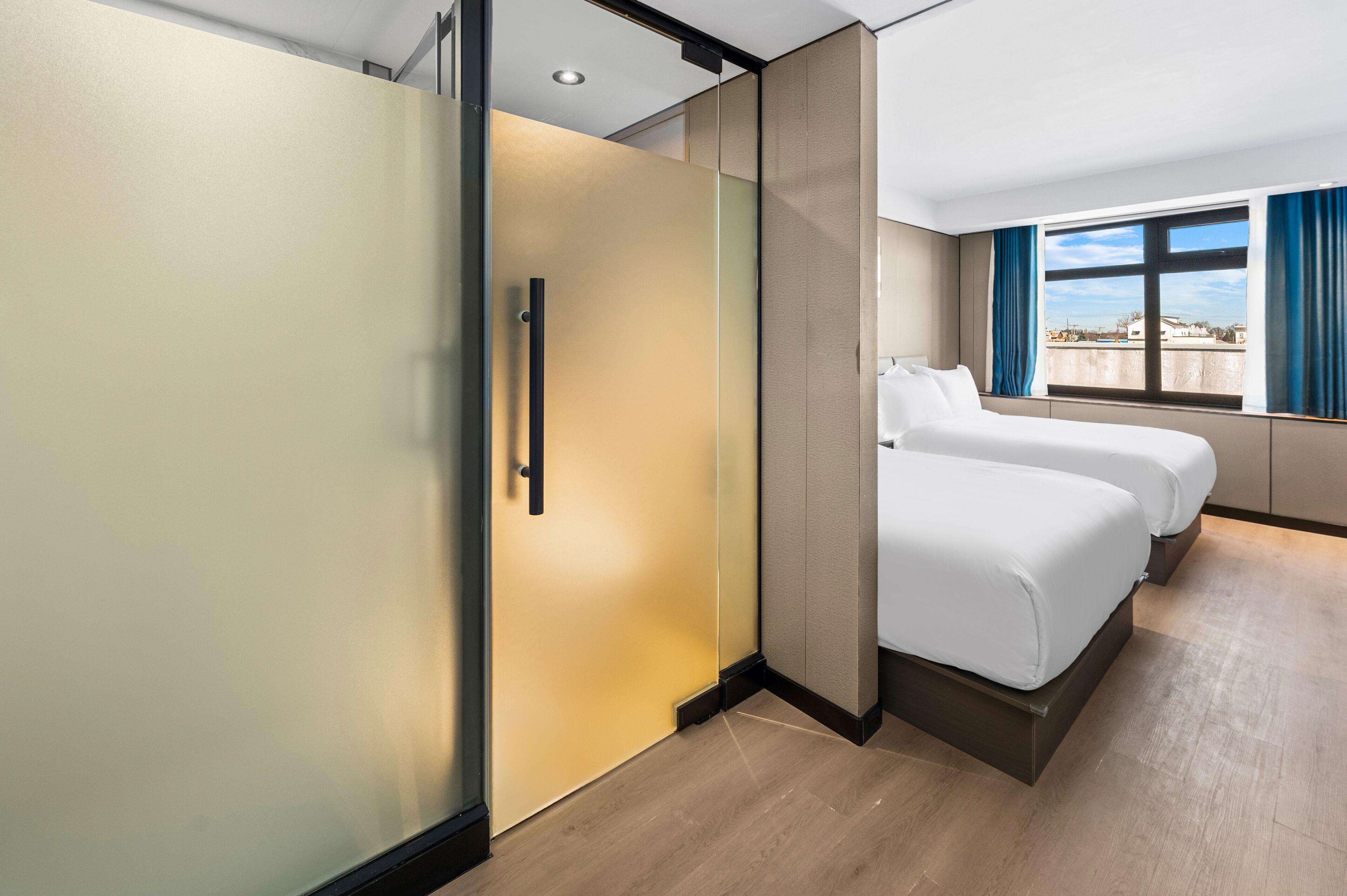 Ly Hotel 2*