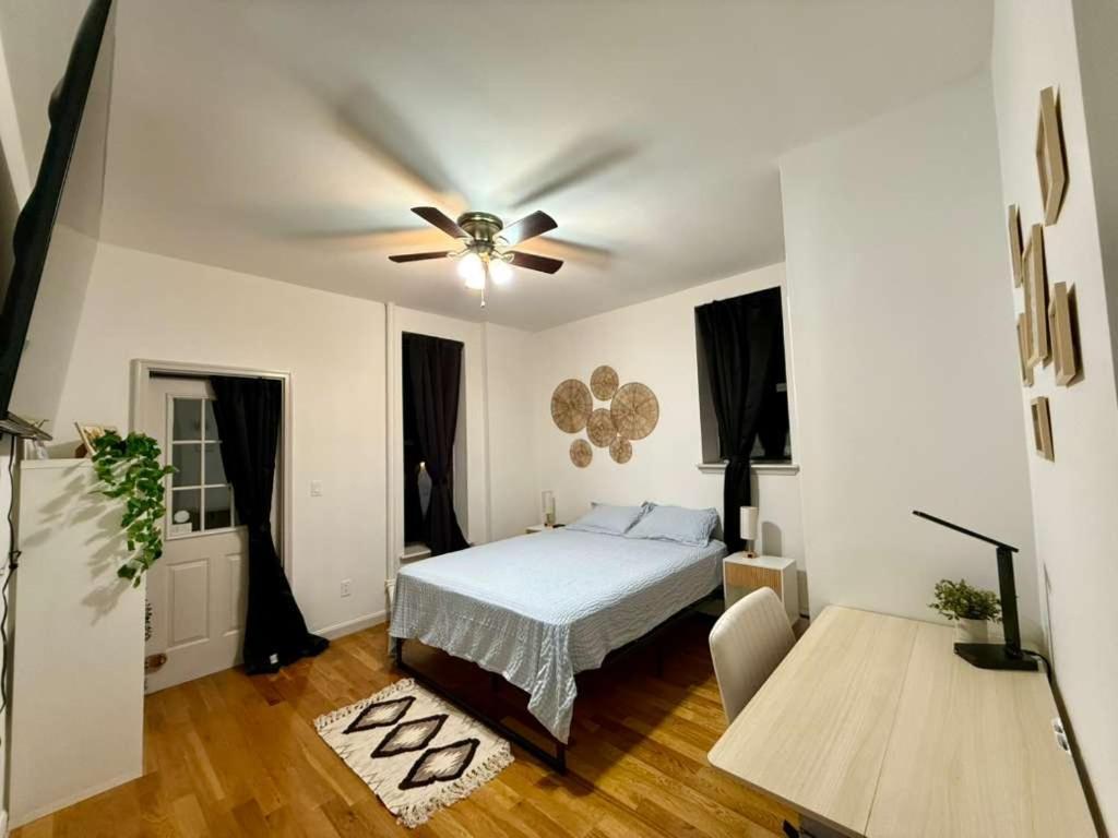 The Black Nut Nyc Guest house *