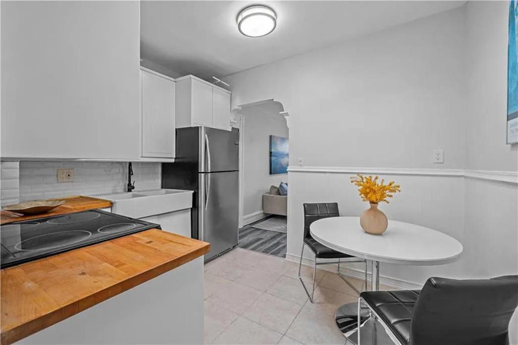 Tranquil 2 Bedroom In Brooklyn