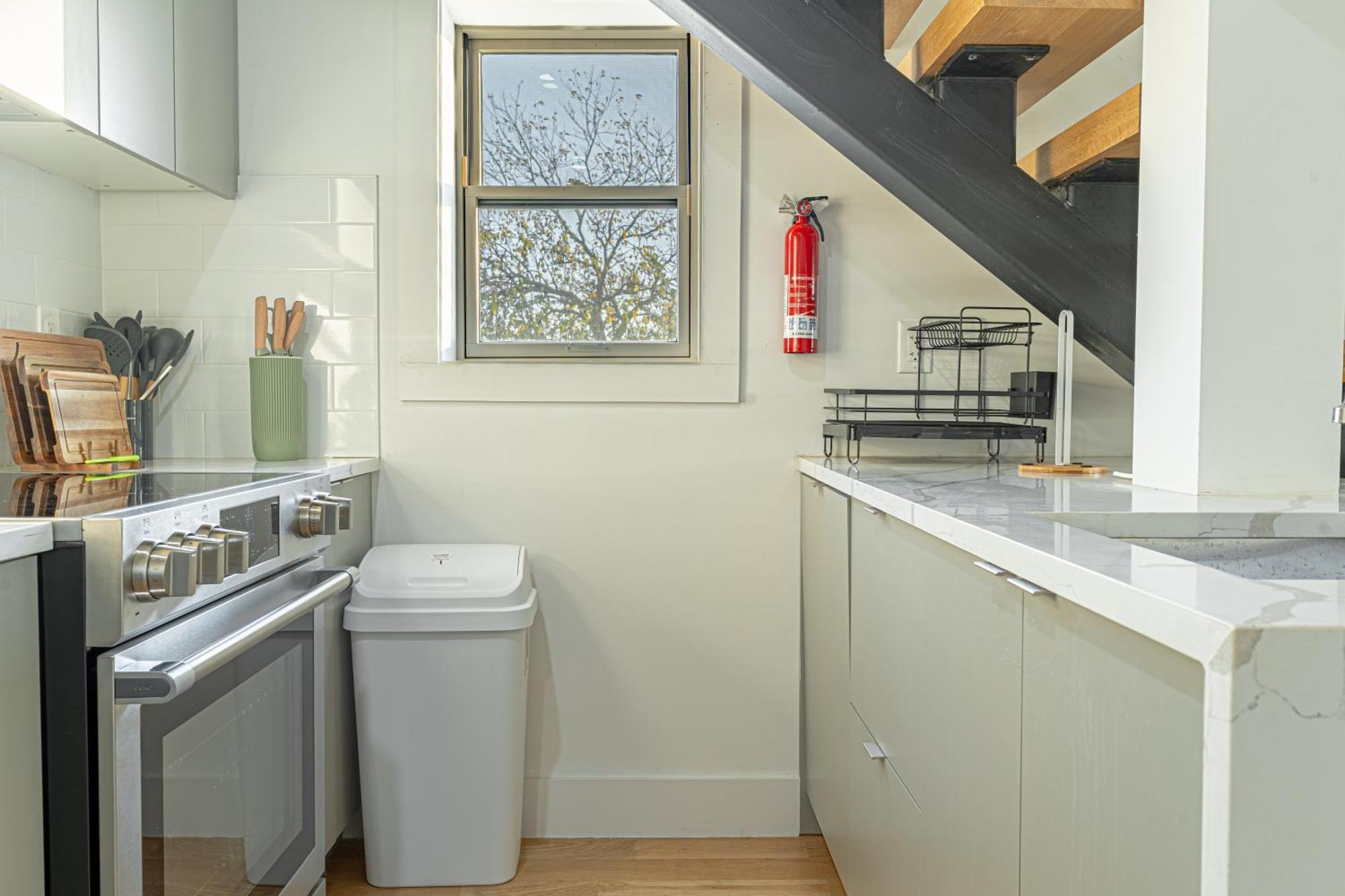 Charming Penthouse Brooklyn Getaway W Patio Terrace