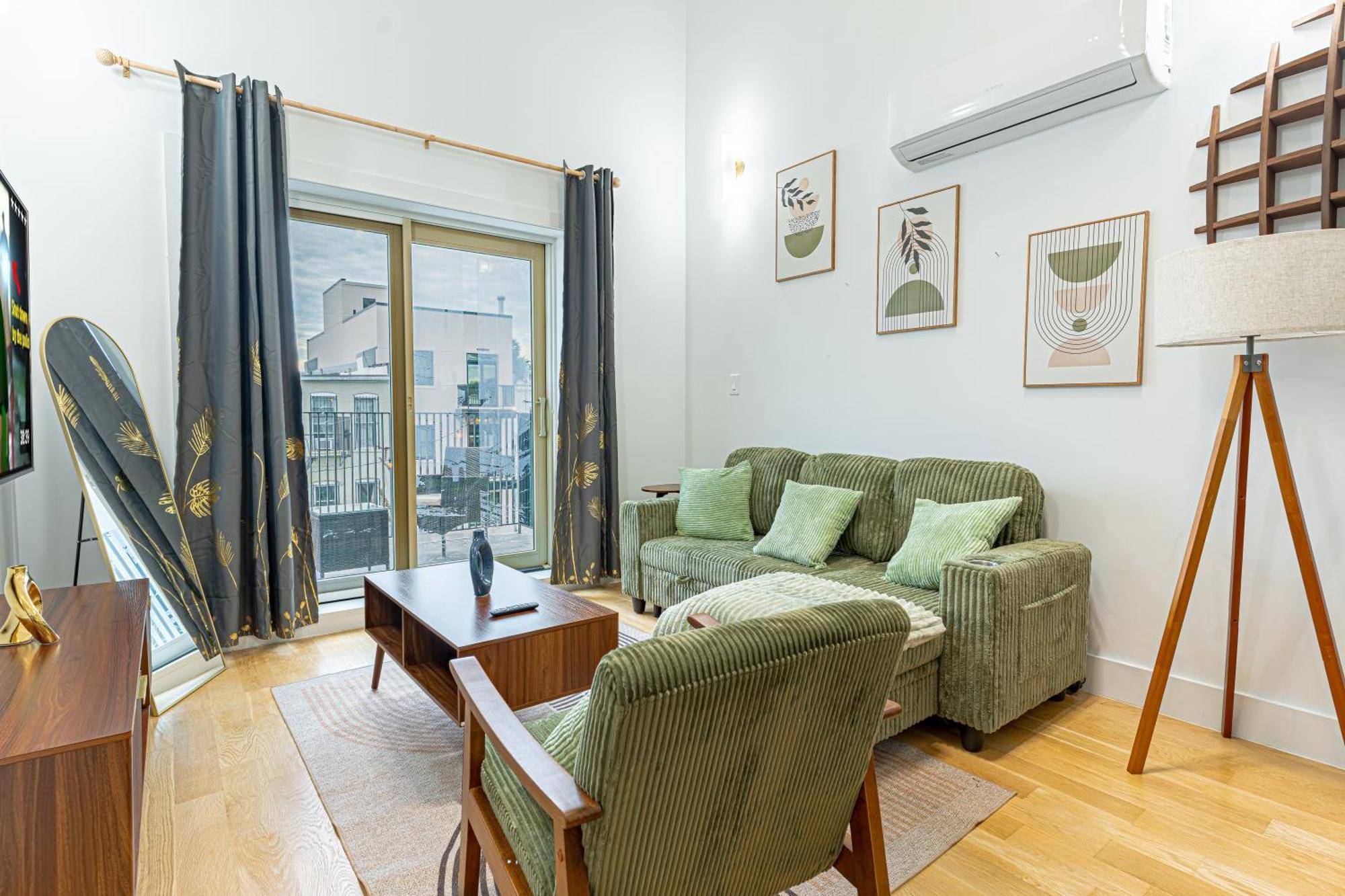 Charming Penthouse Brooklyn Getaway W Patio Terrace