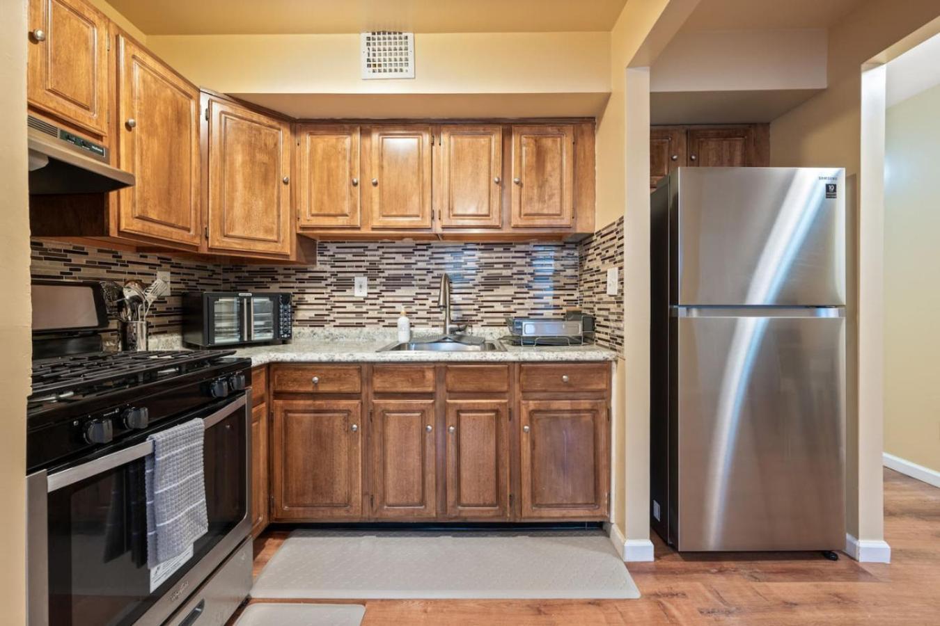 Holiday home Cozy Two Bedroom In Brooklyn *