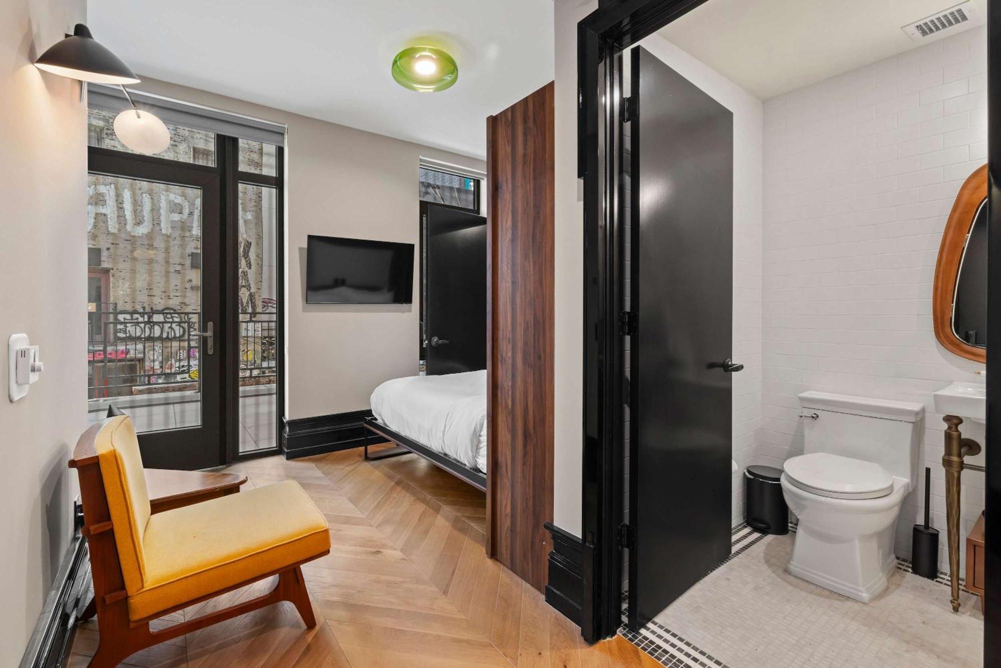 Freeman 201 By Rove - 2br With Shared Amenities