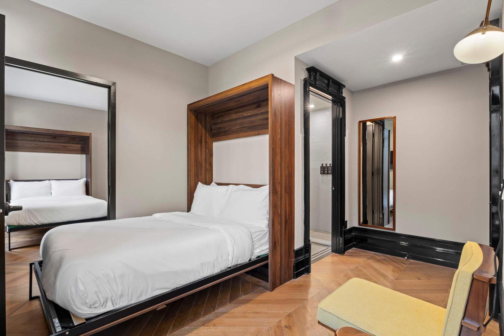 Freeman 201 By Rove Travel - 2br With Shared Amenities New York