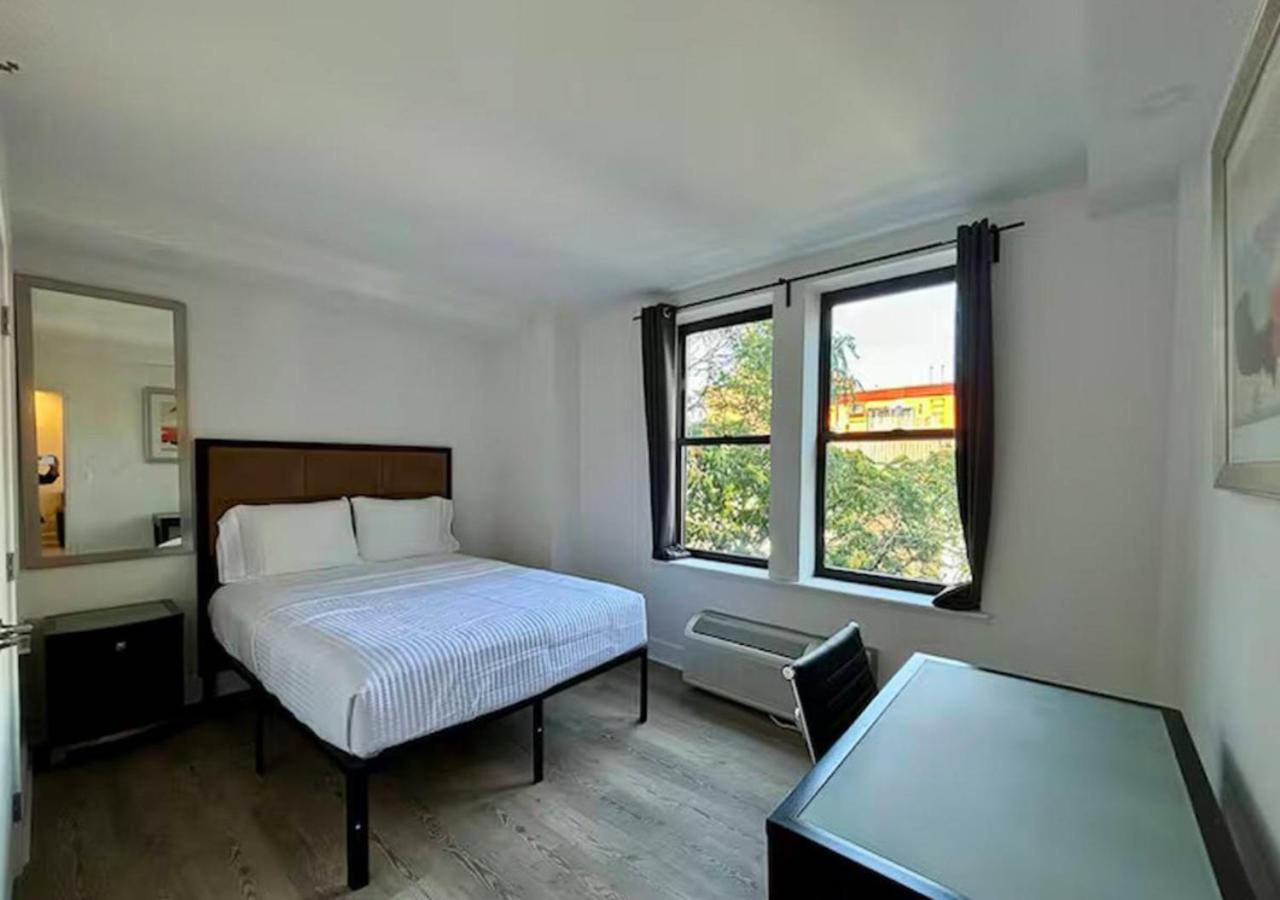 Park West Furnished 1 Bedroom New York