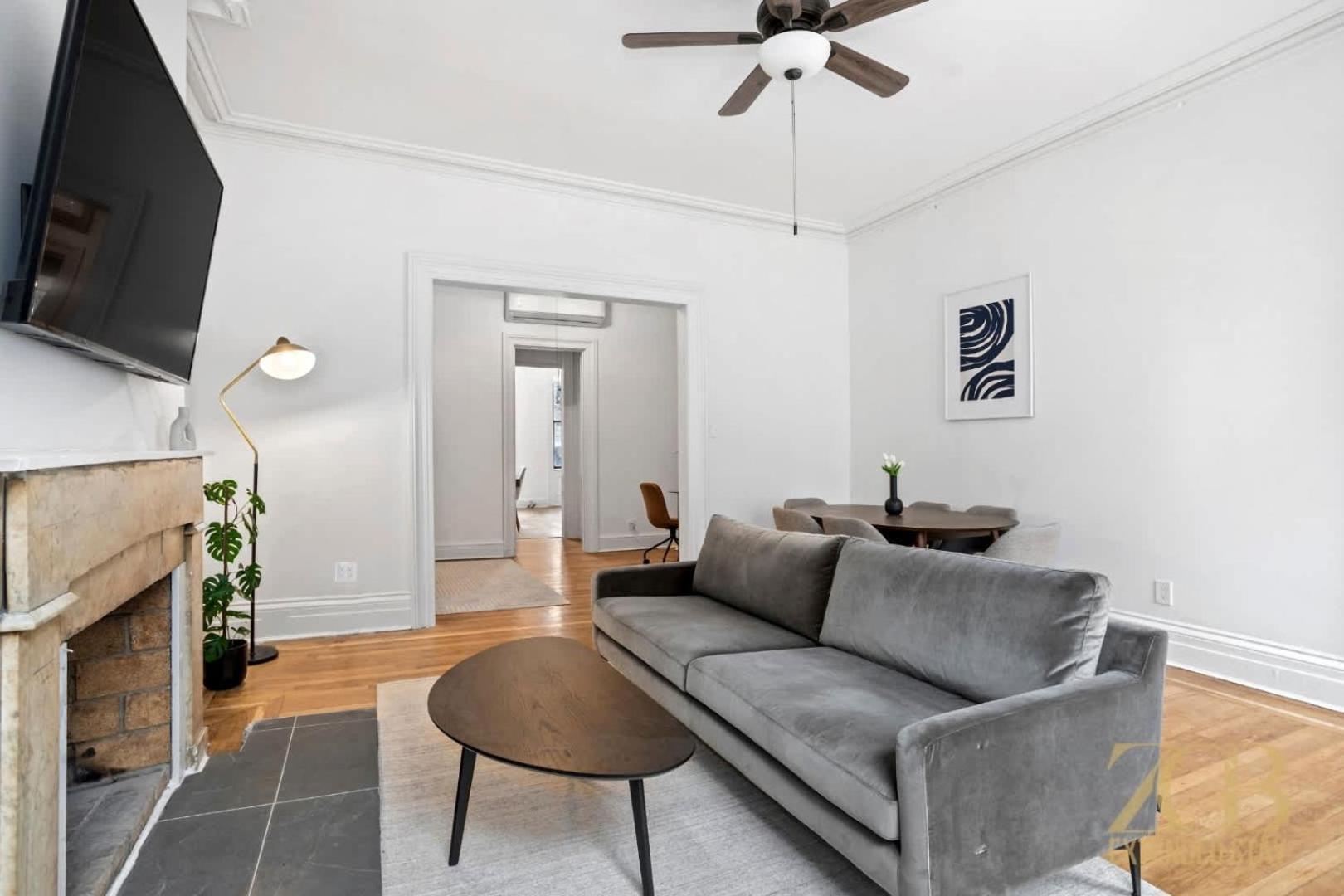 Apartment Sun-filled Brownstone In Prime Chelsea