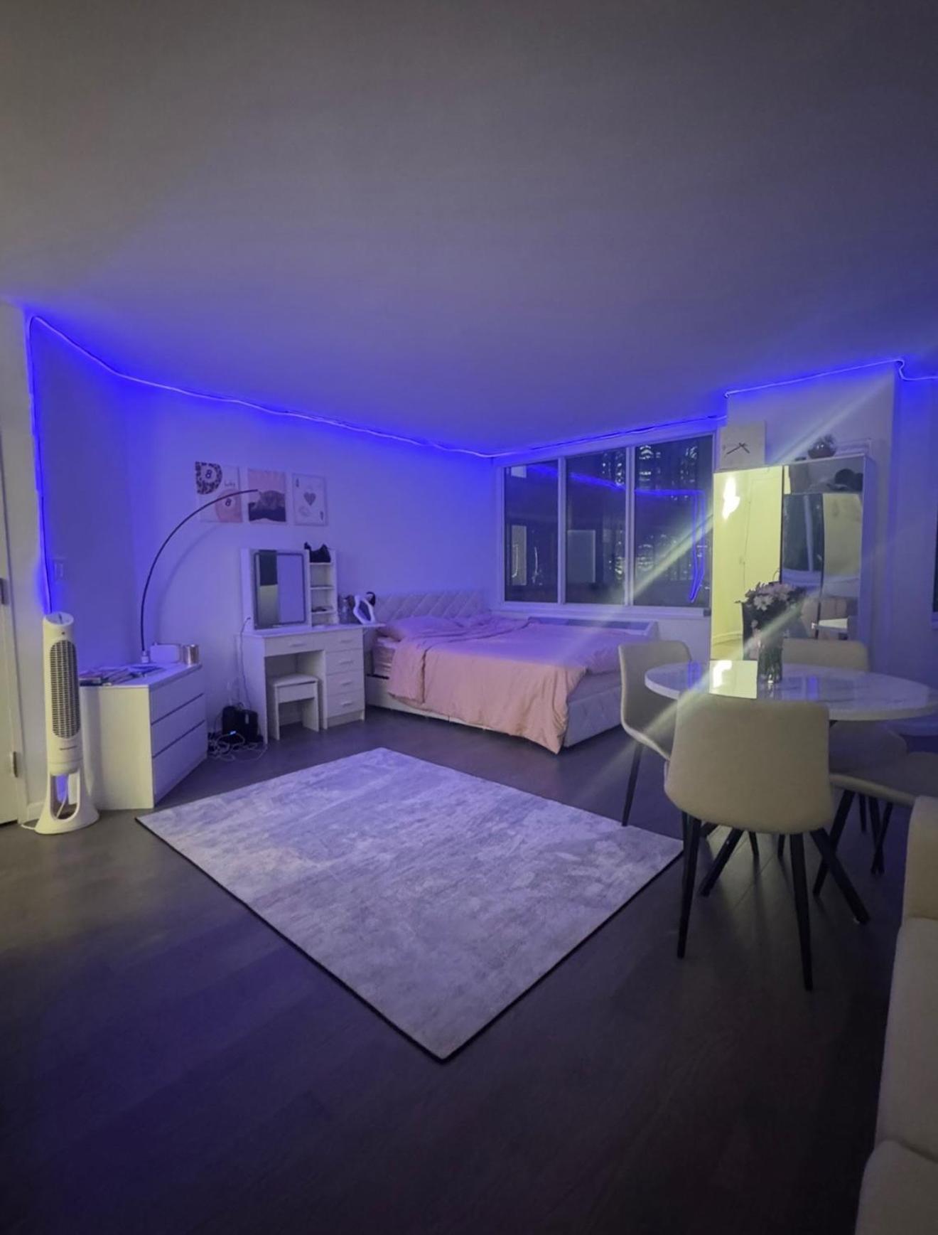 Loft In With Ameneties Building Location In Midtown New York