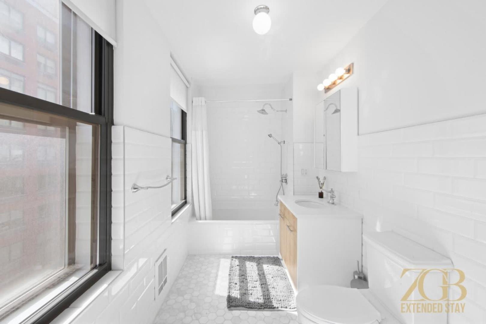 Beautiful And Spacious 2 Bed 2 Bath - Elevator