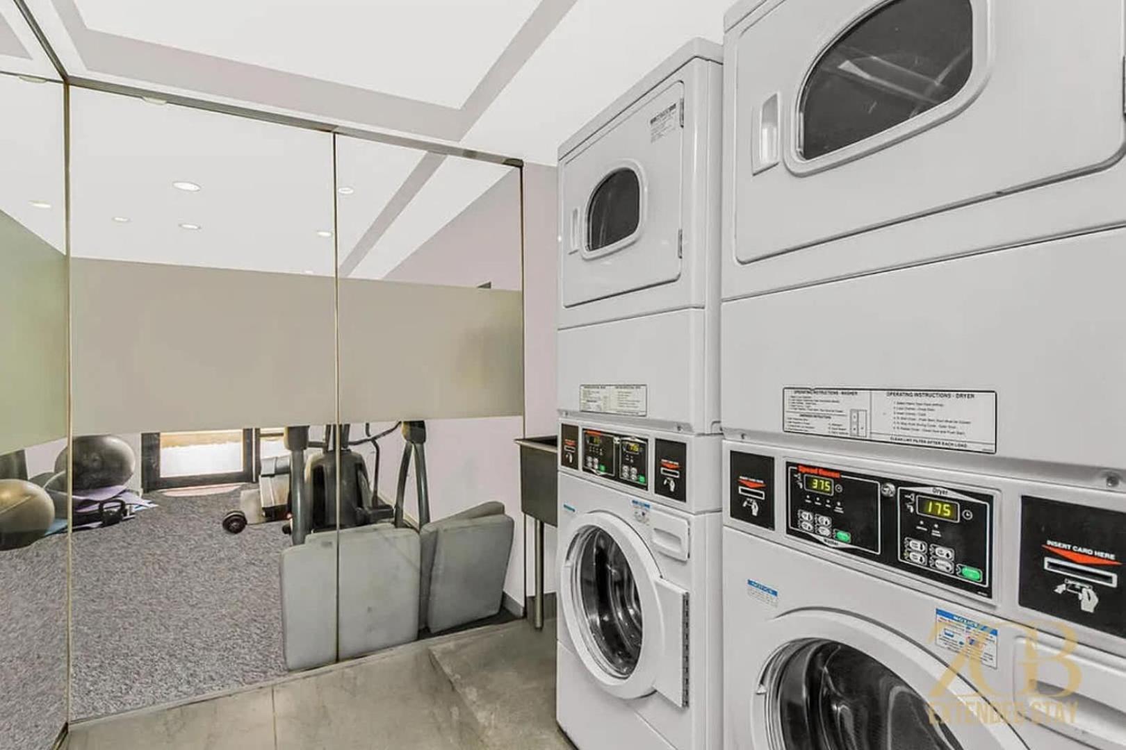 Stylish 2-bedroom Near Park - Laundry - Elevator Apartment *