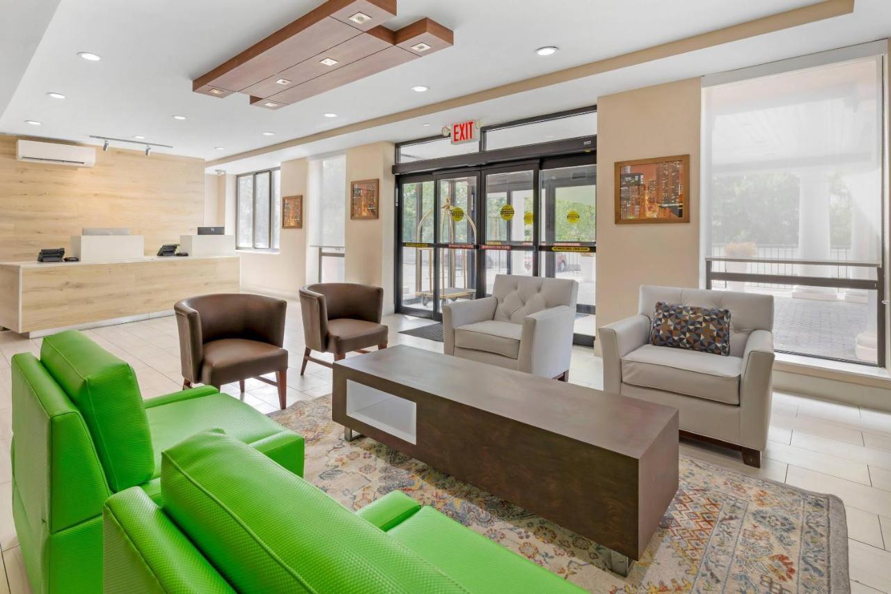 Country & By Radisson, Staten Island